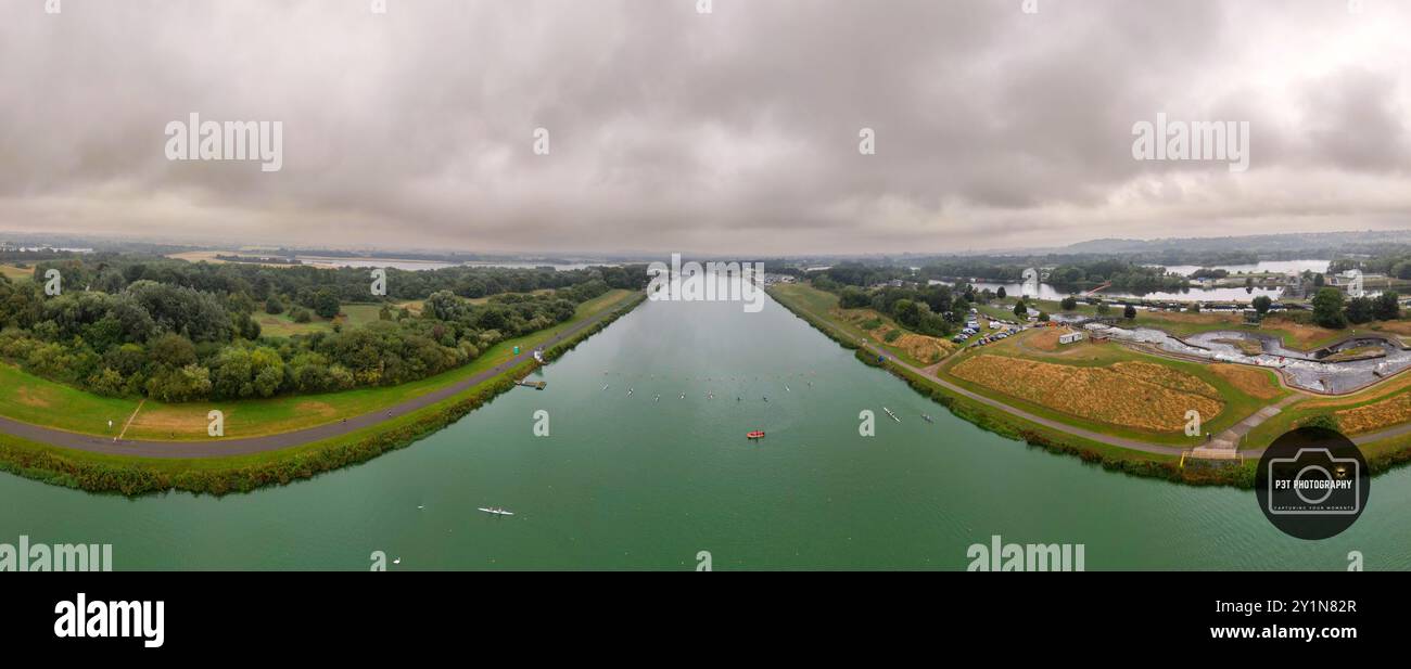 Drohnenblick auf den Holme Pierrepont Country Park und das National Water Sports Centre, Nottingham. Im Rahmen der GBSUP-Sprintmeisterschaft 2024 Stockfoto