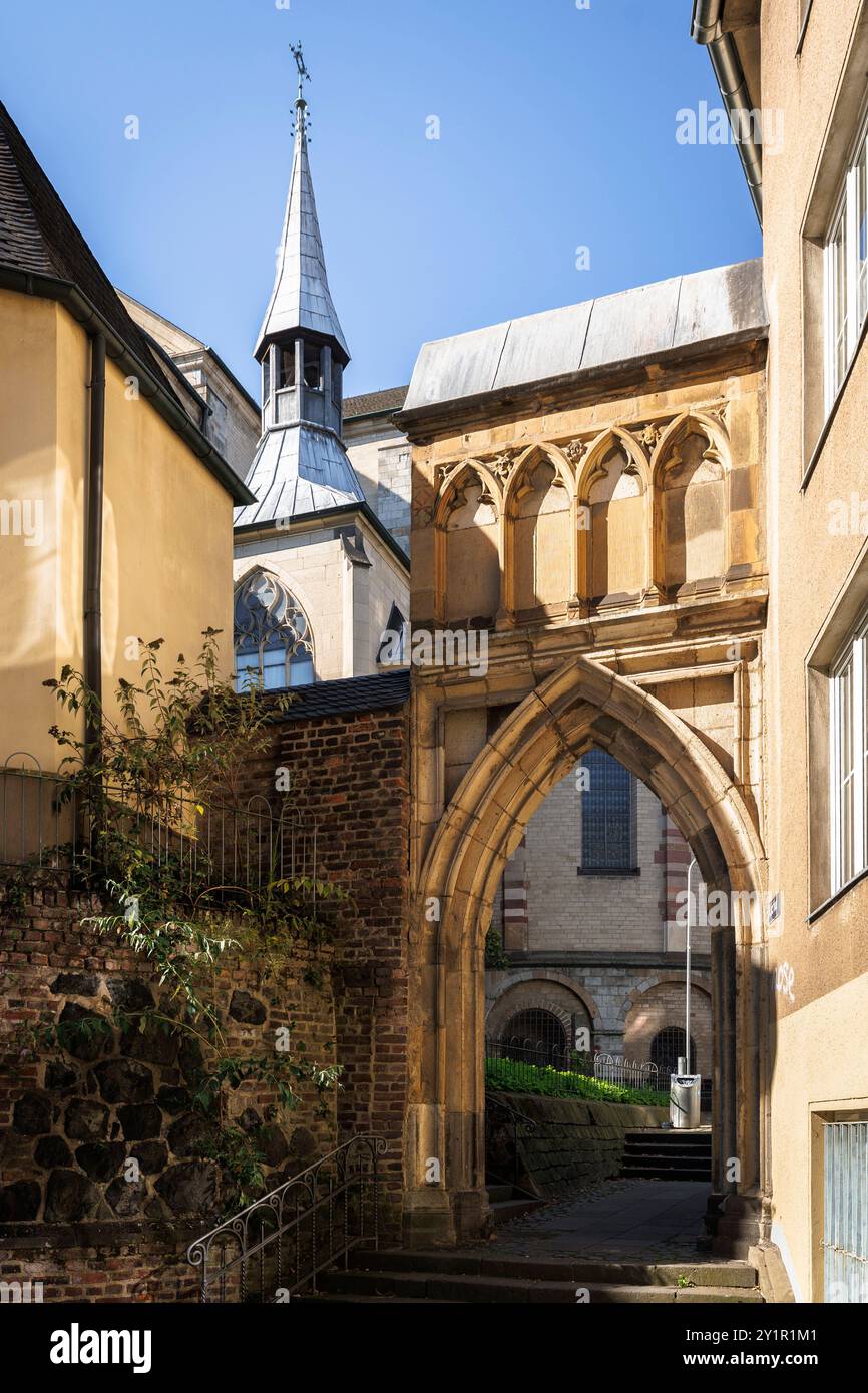 Das Dreikoenigenpfoertchen in der Kirche St. Maria im Kapitol, Köln. Das Tor ist das einzige Tor von Th Stockfoto