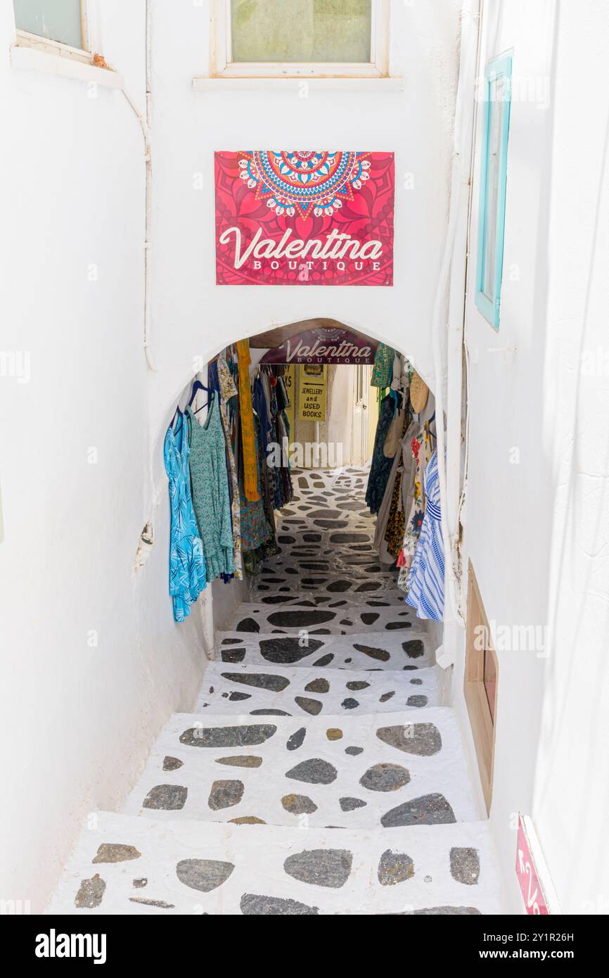 Geschäfte in der Altstadt von Naxos Island, Kykladen, Griechenland Stockfoto