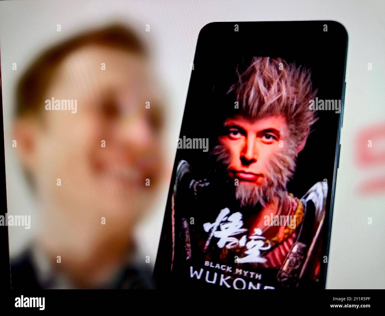 SUQIAN, CHINA - 8. SEPTEMBER 2024 - Illustration: Musk postete ein KI-generiertes Bild, um Sun Wukong mehr wie Musk in Suqian, Provinz Jiangsu, aussehen zu lassen Stockfoto