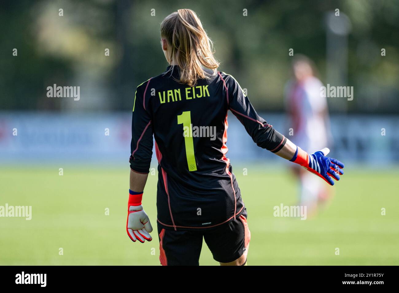 Broendby, Dänemark. September 2024. Torhüterin Regina van Eijk (1) von Ajax beim Qualifikationsspiel der UEFA Women's Champions League zwischen Ajax und Fiorentina in Bane 2 in Broendby. Quelle: Gonzales Photo/Alamy Live News Stockfoto