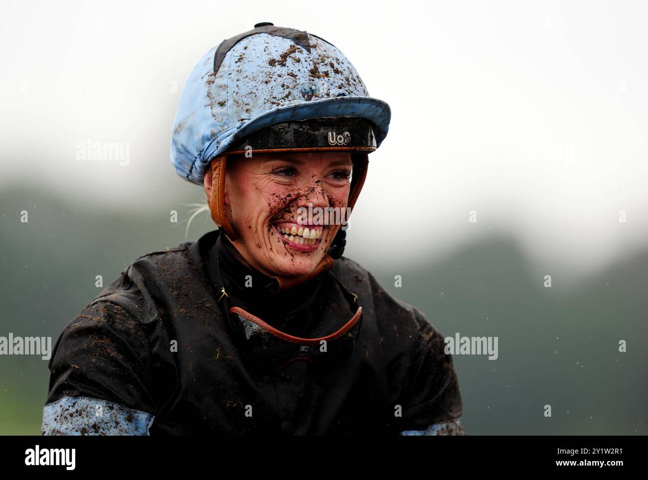 Jockey Faye McManoman, nachdem er Duran zum Sieg im Fine Details Vehicle Valeting Handicap auf der York Racecourse gebracht hatte. Bilddatum: Sonntag, 8. September 2024. Stockfoto