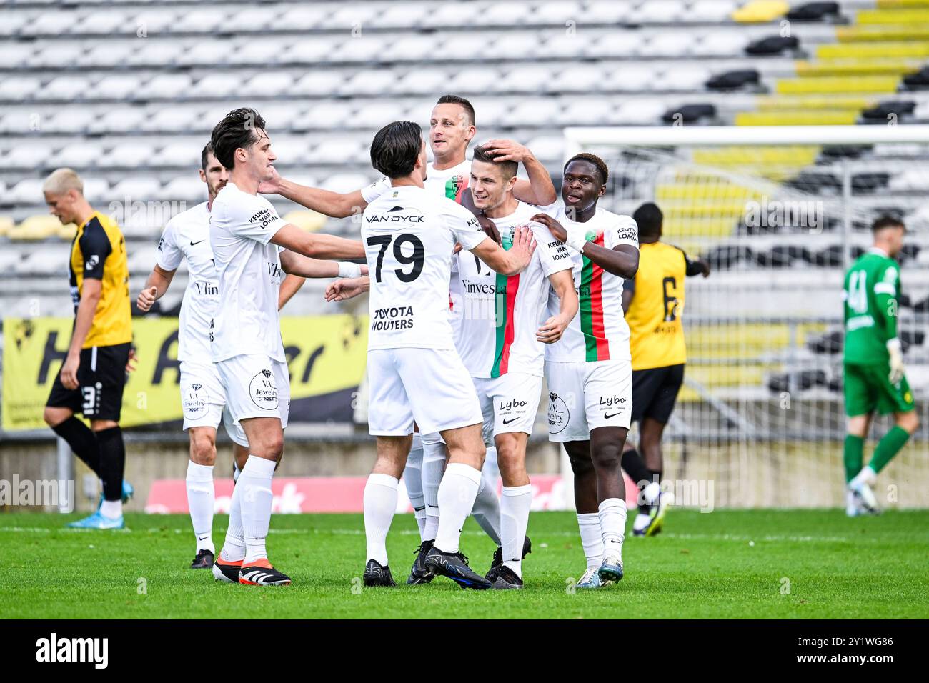 Lier, Belgien. September 2024. Robin Lauwers von Houtvenne feiert, nachdem er bei einem Fußballspiel zwischen K. Lierse S.K. (1b) und KFC Houtvenne (2. Amateur) in der sechsten Runde des Croky Cup Belgian Cup am Sonntag, den 08. September 2024, in Lier einen Treffer erzielte. BELGA FOTO TOM GOYVAERTS Credit: Belga Nachrichtenagentur/Alamy Live News Stockfoto