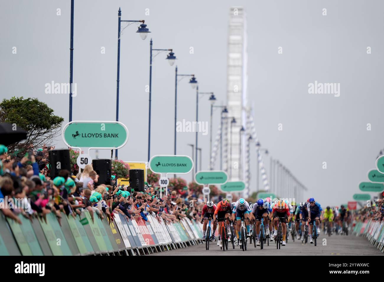 Der Bahrain-Sieger Matevz Govekar gewinnt in der sechsten Etappe der Lloyds Bank Tour of Britain 2024 von Lowestoft nach Felixstowe. Bilddatum: Sonntag, 8. September 2024. Stockfoto