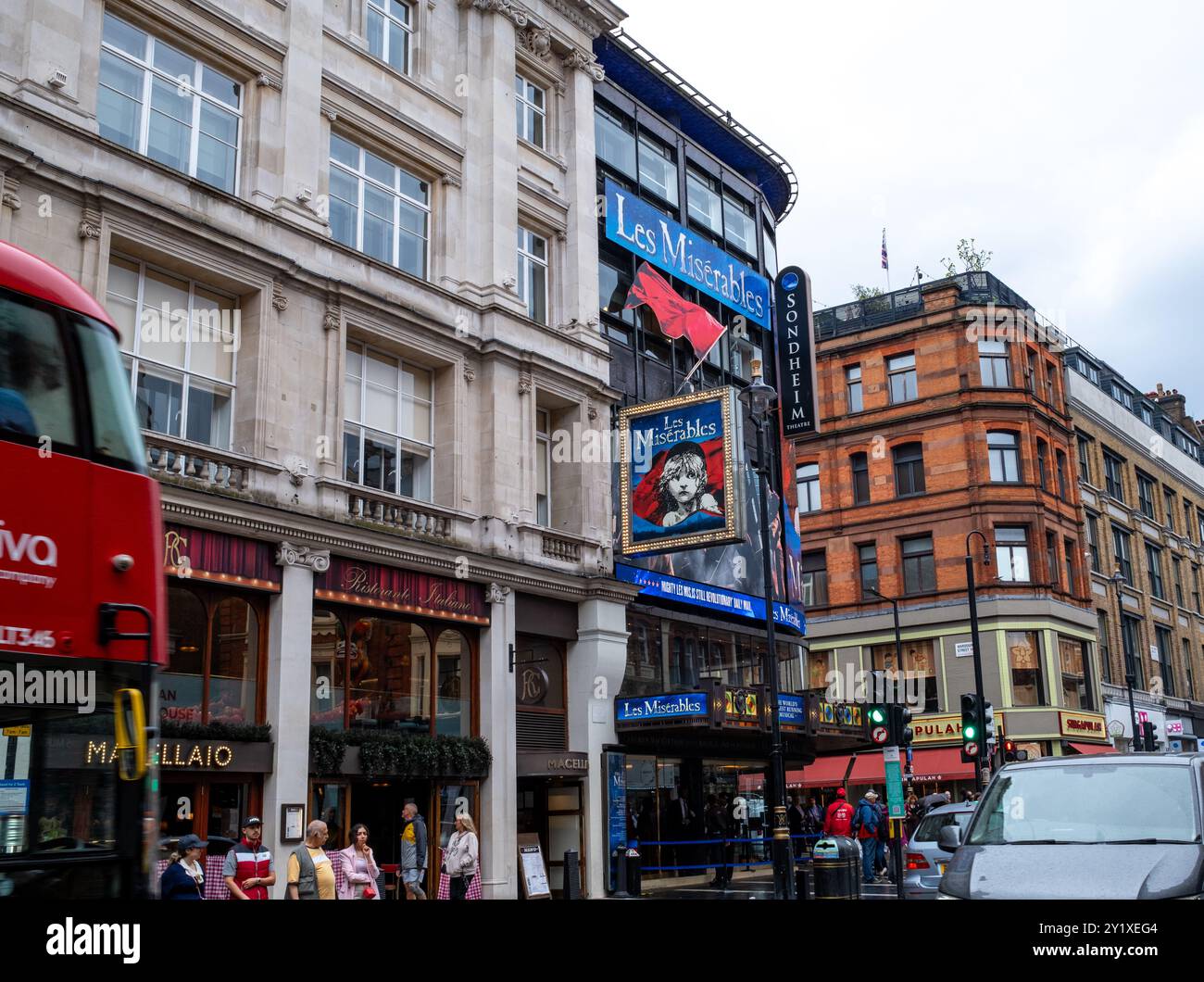 Das Sondheim Theatre, Heimstadion der Show Les Miserables, in der Shaftesbury Avenue im Londoner West End Stockfoto