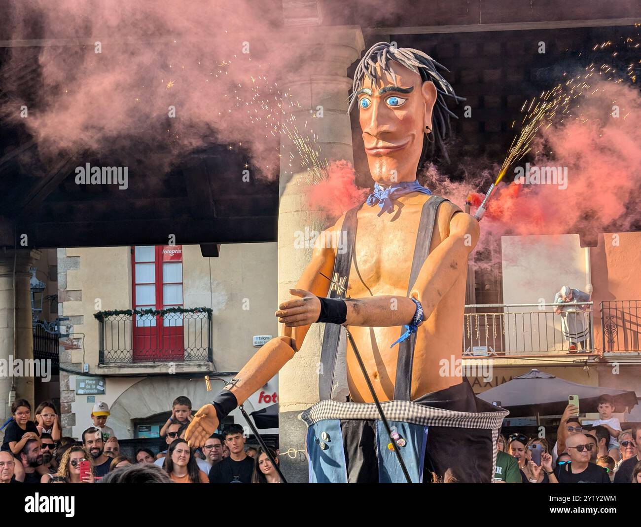 Granollers, Spanien - 31. August 2024: Aufführung von EN Farras vor La Porxada während des großen Granollers-Festivals 2024 in Katalonien. Stockfoto