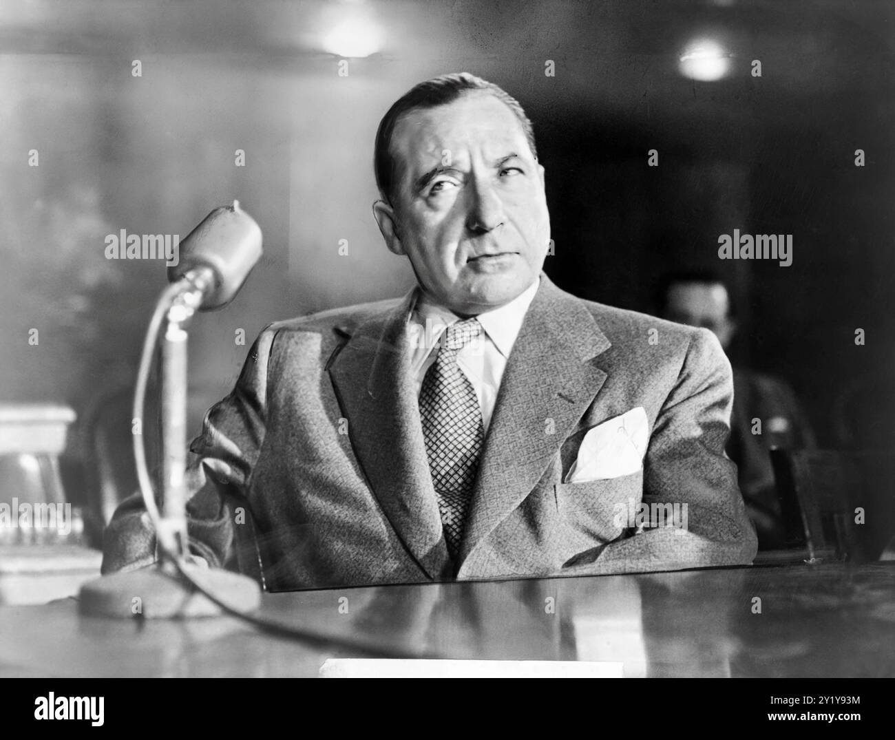 Frank Costello, amerikanischer Gangster, sagte vor dem Kefauver-Komitee zur Untersuchung der organisierten Kriminalität aus, 1951 - Al Aumuller, Mitarbeiter des World Telegram - Frank war der „Premierminister“ der Mafia. Stockfoto