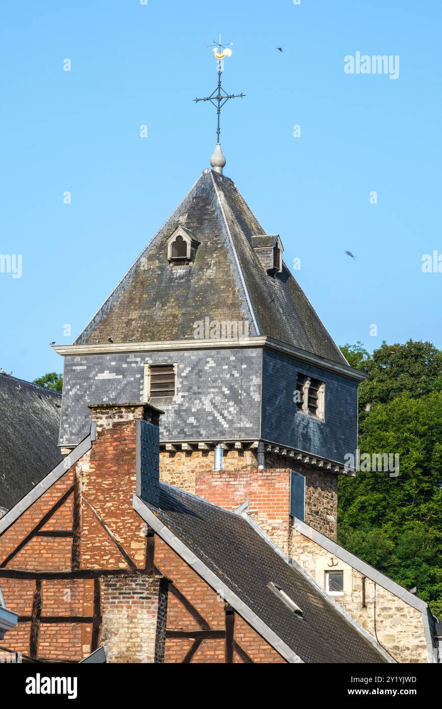 Eglise des Saints-Hermès-et-Alexandre - CE Bâtiment exctionnel dont la nef existe depuis près de mille ans EST une église-halle, soit une église rom Stockfoto