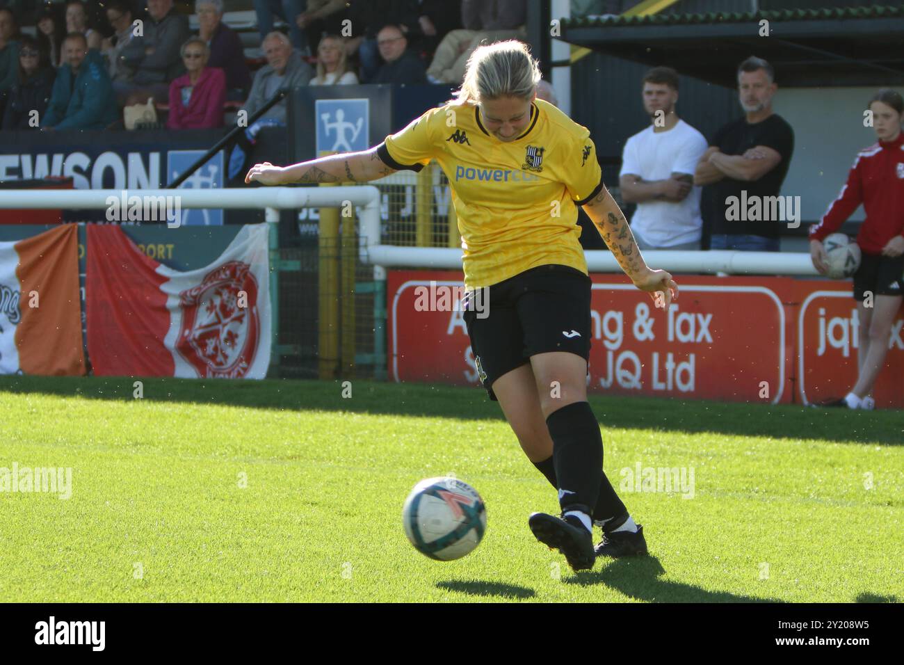 Woking FC Women gegen Abbey Rangers FC Women Southern Regional Womens Football League bei Kingfield Woking FC 8. September 2024 Stockfoto