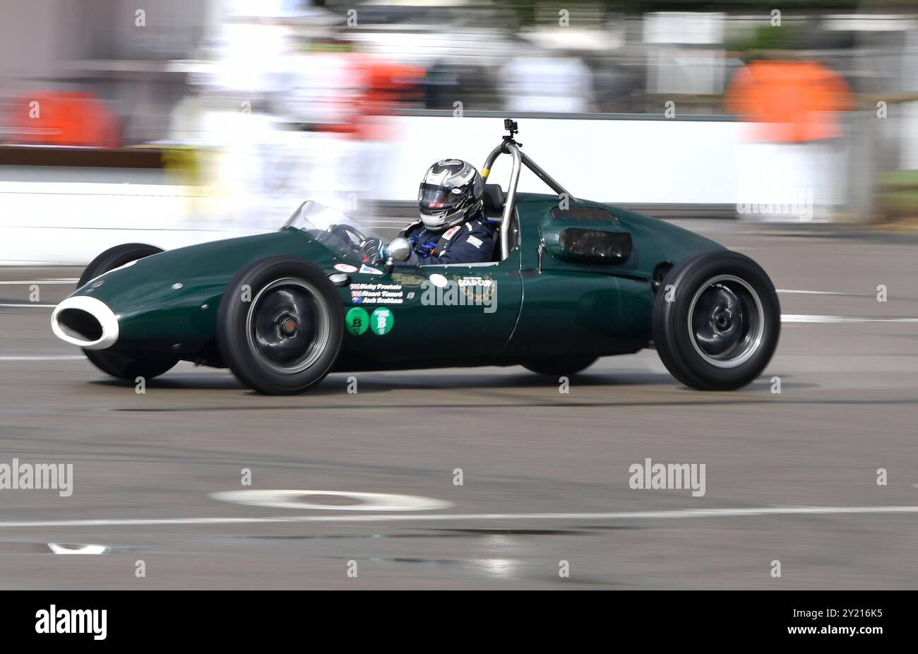 Goodwood, West Sussex, Großbritannien. 8. September 2024 Goodwood Revival Meeting. Motor Racing Circuit Sussex UK Credit: Leo Mason Alamy News & Sport das Richmond & Gordon Trophy Rennen für 2,4 Liter GP Cars 1954-1960 Credit: Leo Mason Sports/Alamy Live News Stockfoto