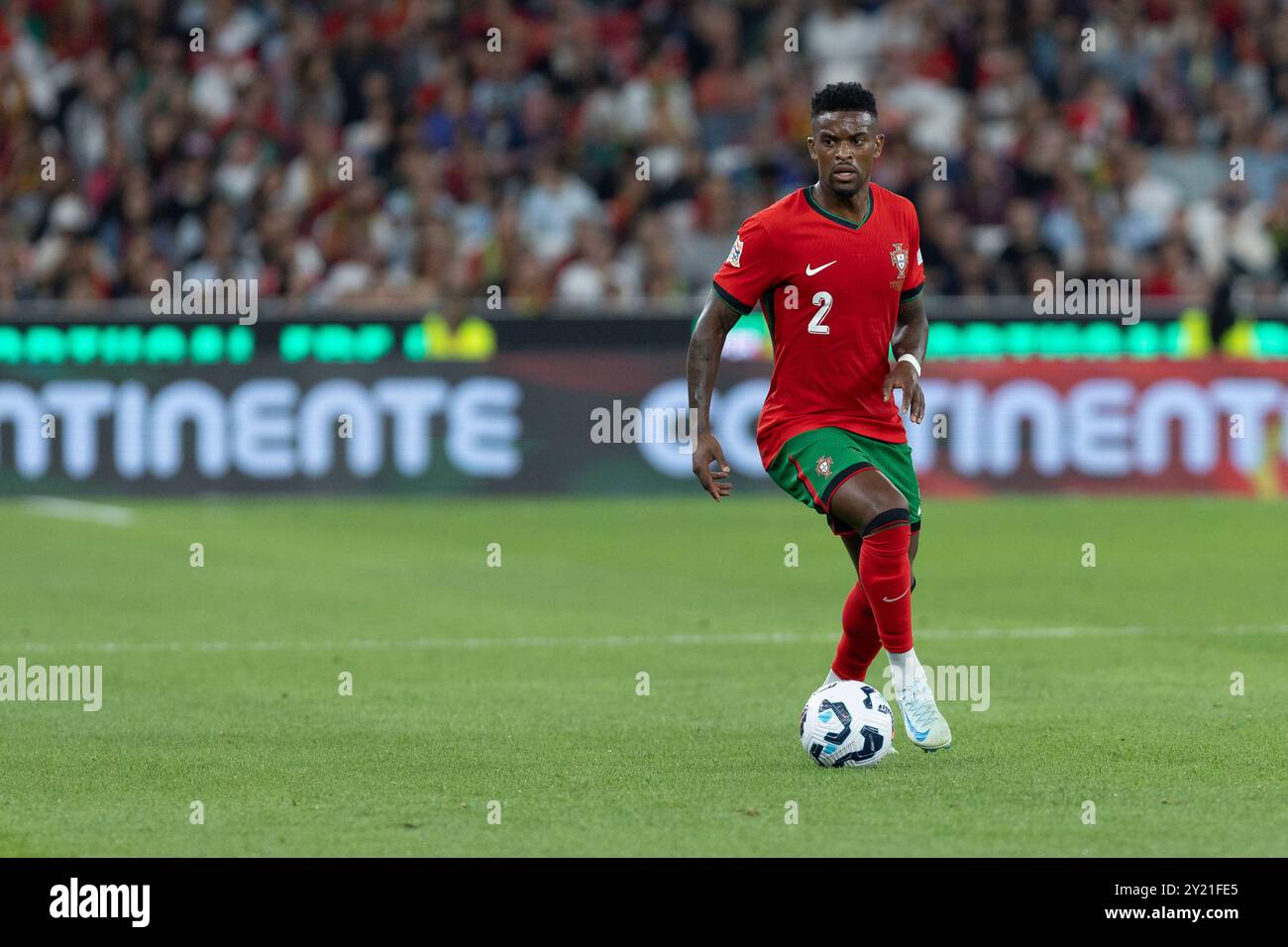 September 2024. Lissabon, Portugal. Portugals und Wolverhampton-Verteidiger Nelson Semedo (2) im Einsatz während der Ligapsphase Gruppe 1 der UEFA Nations League, Portugal gegen Schottland Credit: Alexandre de Sousa/Alamy Live News Stockfoto