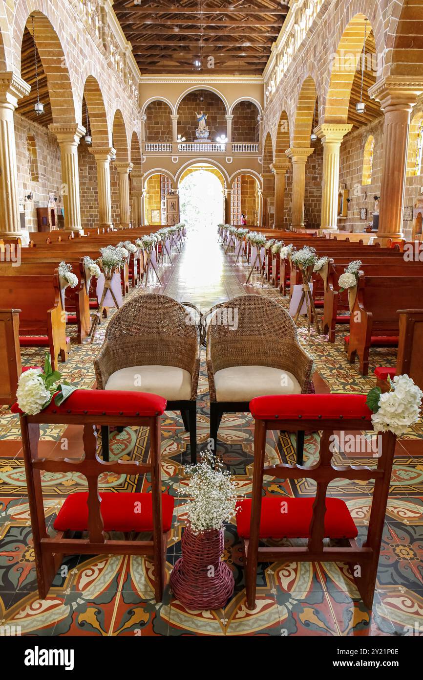 Kathedrale der Unbefleckten Empfängnis im Inneren der Kolonialzeit, Barichara, Kolumbien, Südamerika Stockfoto