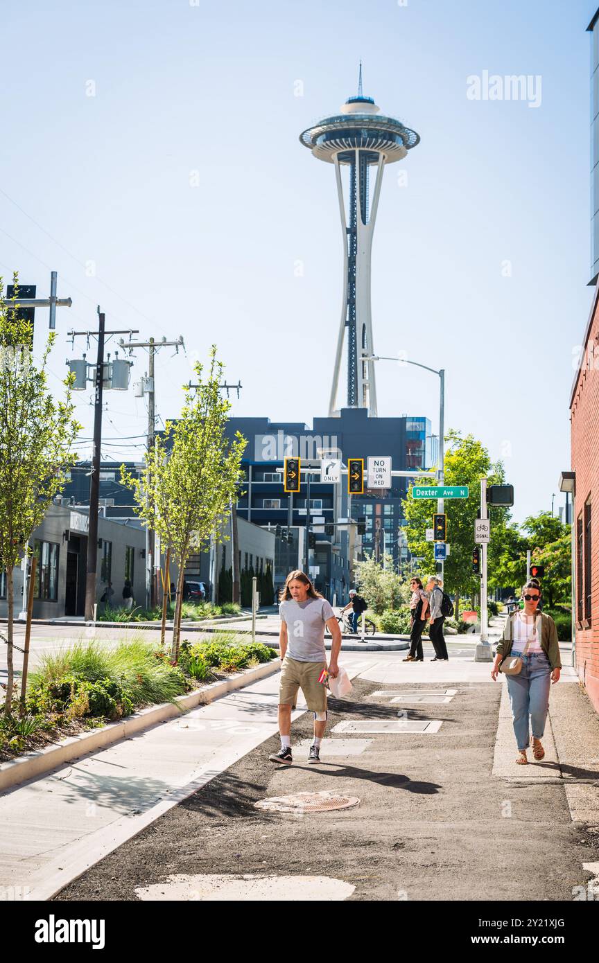 Neuentwicklung mit der Space Needle im Hintergrund im Zentrum von Seattle, WA, USA. Stockfoto