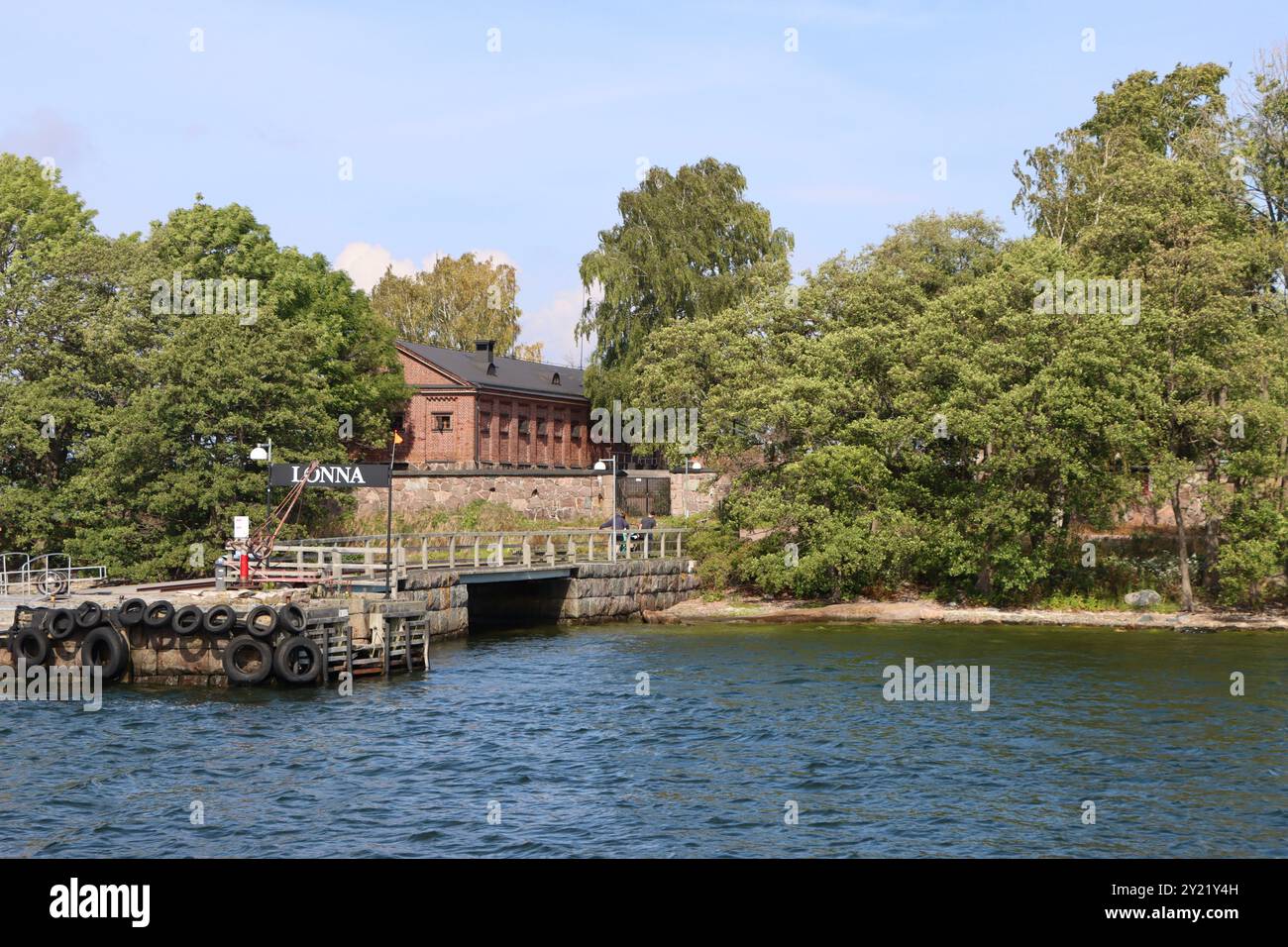 Das Dock auf der Insel Lonna im Hafen von Helsinki, Helsinki, Finnland, August 2024 Stockfoto