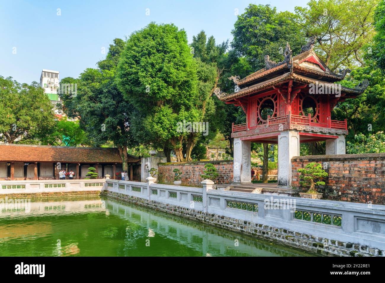 Der Khue Van Pavillon und der Thien Quang Brunnen, Hanoi Stockfoto