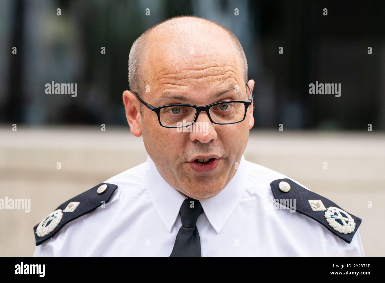 Aktenfoto vom 8/2021 des Metropolitan Police Assistant Commissioner Matt Twist, der sagte, dass die Metropolitan Police "nicht alles richtig verstanden hat" und bei den jüngsten Großverkaufsprotesten früher hätte verhaftet werden können. Twist, der für die Protest- und Ordnungspolizei in ganz London verantwortlich ist, sagte auch, dass die Truppe eine "unendliche Anzahl von Polizeiebenen" als Reaktion auf die Kritik an einer "zweistufigen" Haltung der Met einsetzte. Es kommt, als ein neuer großer Bericht das Ausmaß der Auswirkungen aufzeigte, die "eine neue Ära zunehmend disruptiver Proteste" auf die Finanzen und den p Stockfoto