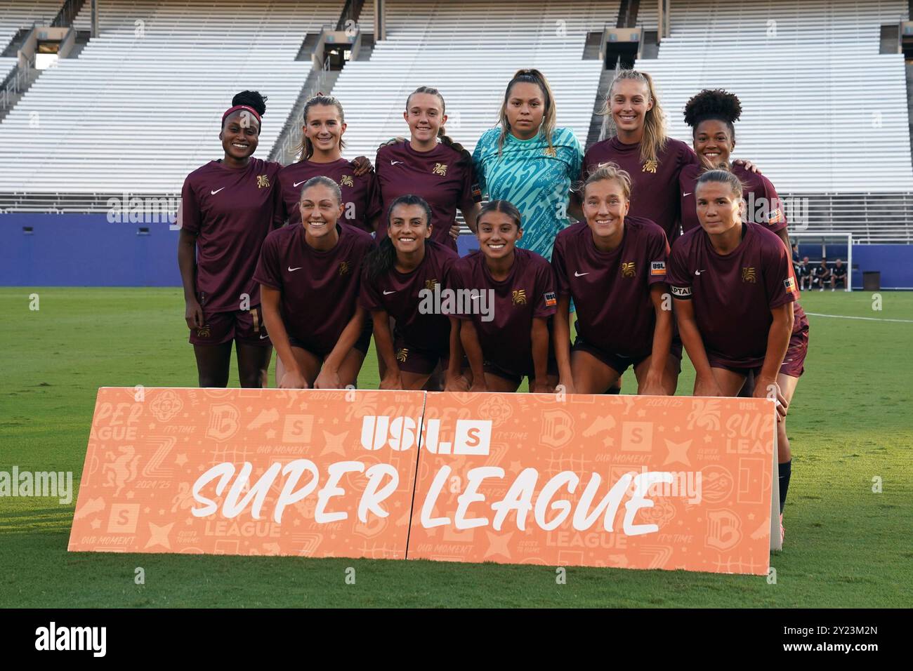 7. September 2024, Dallas, Texas, USA: Das Fußballteam Dallas Trinity FC posiert für Fotos vor dem Start des USL Super League-Spiels zwischen Dallas Trinity FC und DC Power FC im Cotton Bowl. Endstand Dallas Trinity FC 1:1 DC Power FC. (Kreditbild: © Javier Vicencio/eyepix via ZUMA Press Wire) NUR REDAKTIONELLE VERWENDUNG! Nicht für kommerzielle ZWECKE! Stockfoto