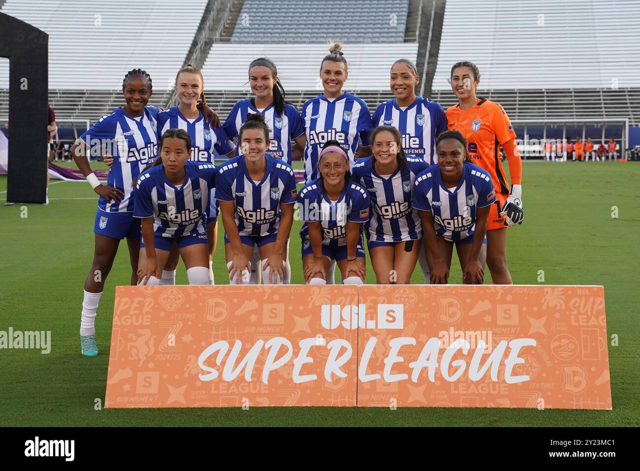 Das DC Power FC Fußballteam posiert für Fotos vor dem Start des USL Super League-Spiels zwischen Dallas Trinity FC und DC Power FC im Cotton Bowl. Endstand Dallas Trinity FC 1:1 DC Power FC. Am 7. September 2024 in Dallas, Texas, USA. (Foto: Javier Vicencio/Eyepix Group) Stockfoto