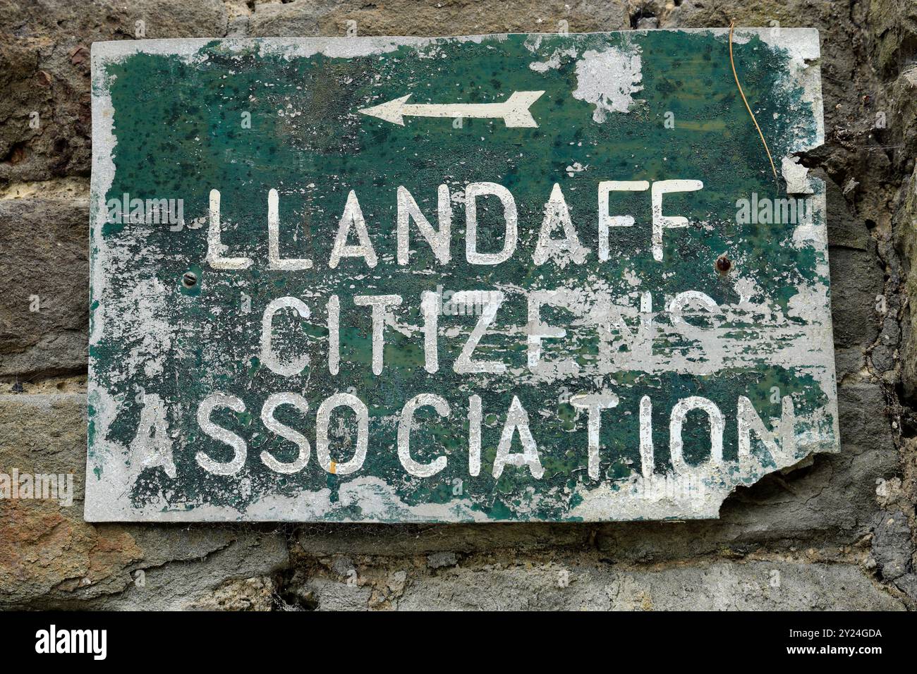 Altes Schild für Llandaff Citizens Association, Insole Court, Llandaff, Cardiff, South Wales. Stockfoto