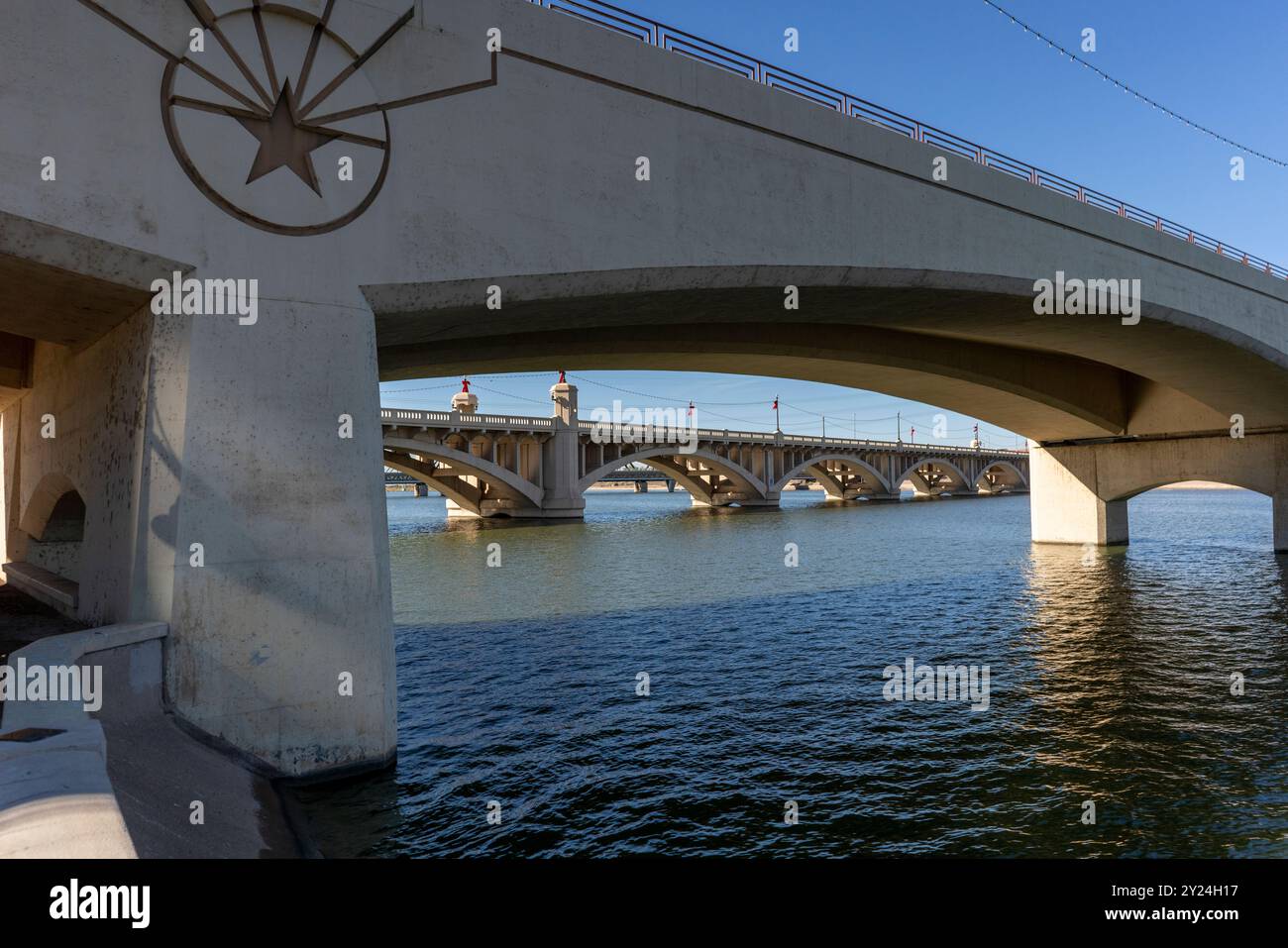 Brücken über Tempe Town Lake Arizona Stockfoto