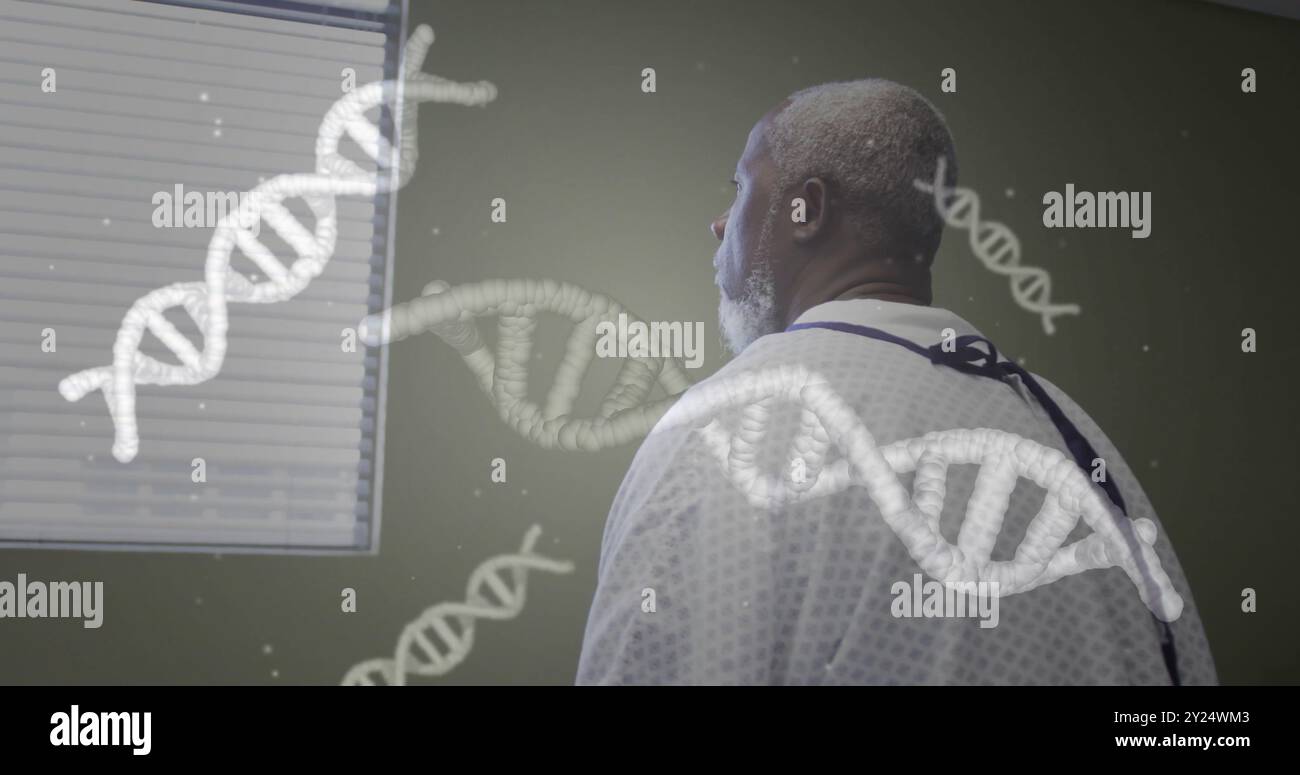 Bild von dna-Strängen über einem ranghohen afroamerikaner im Krankenhaus Stockfoto