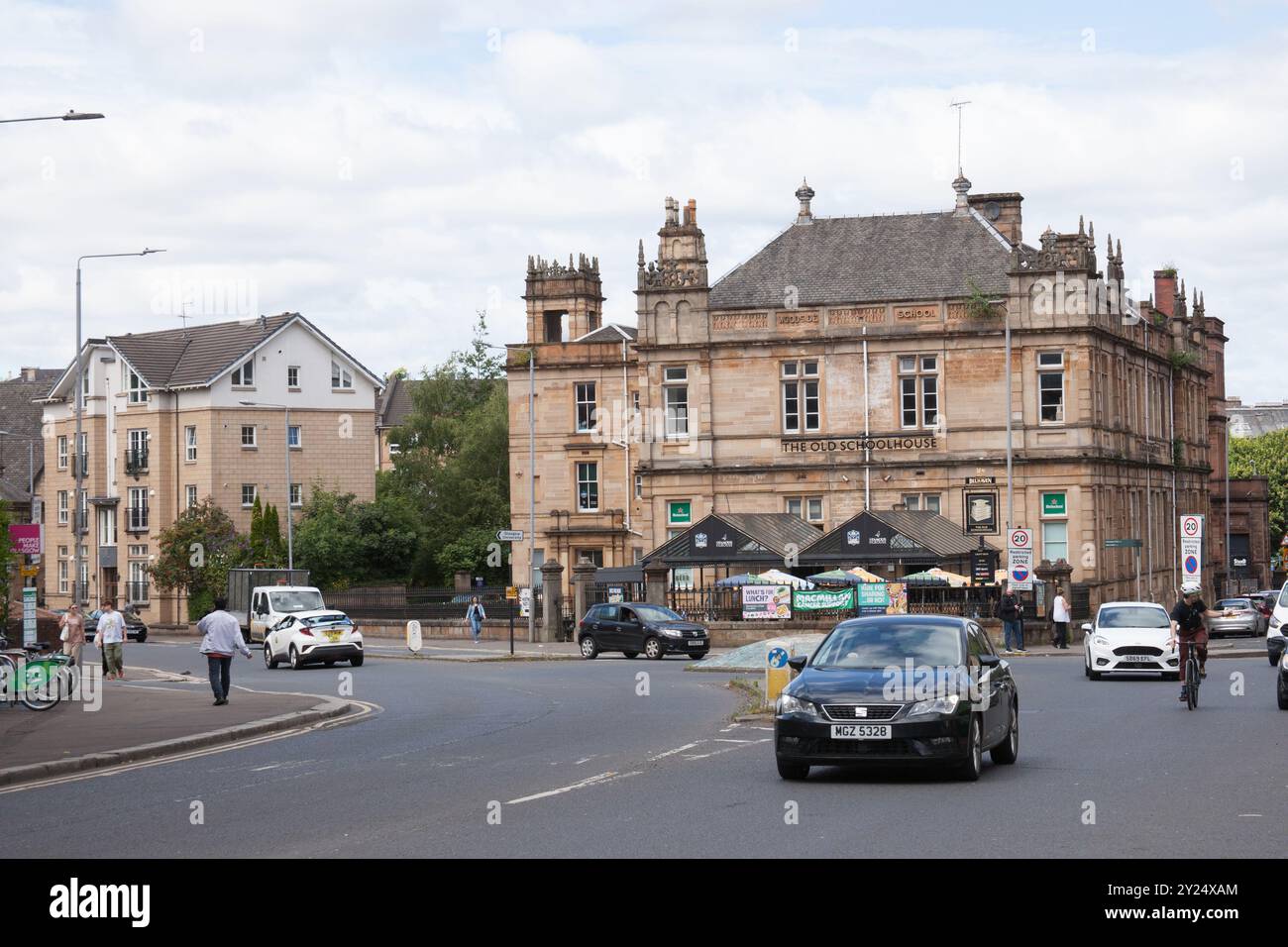 Old Schoolhouse Pub im West End von Glasgow in Großbritannien Stockfoto