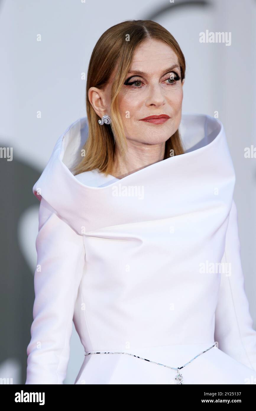 Italien, Lido di Venezia, 07. September 2024: Isabelle Huppert nimmt an der Abschlusszeremonie des roten Teppichs während der 81. Internationalen Filmfestspiele von Venedig Teil Stockfoto