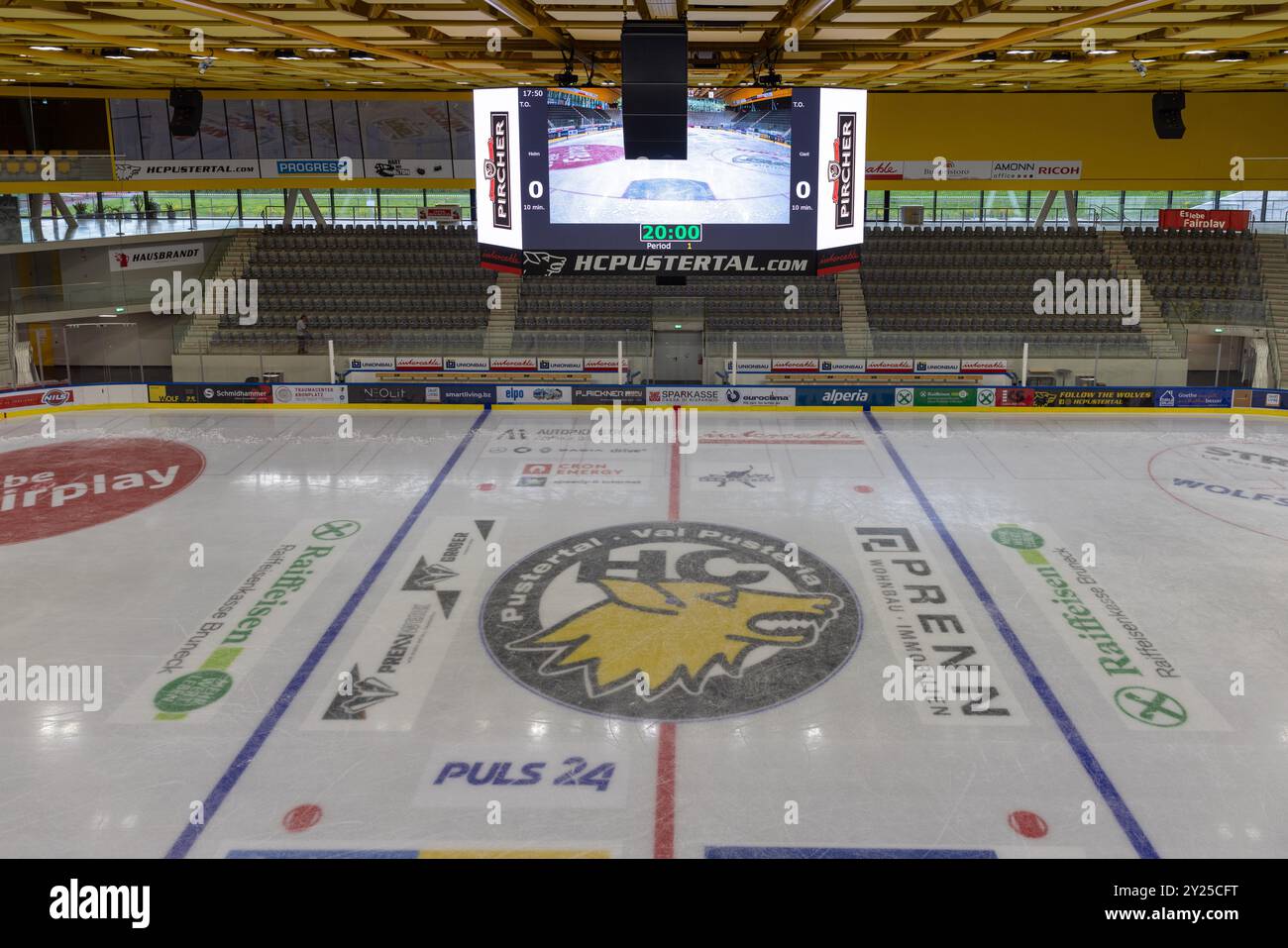 Pustertal Ice Rink in Italien an einem warmen Sommertag Stockfoto