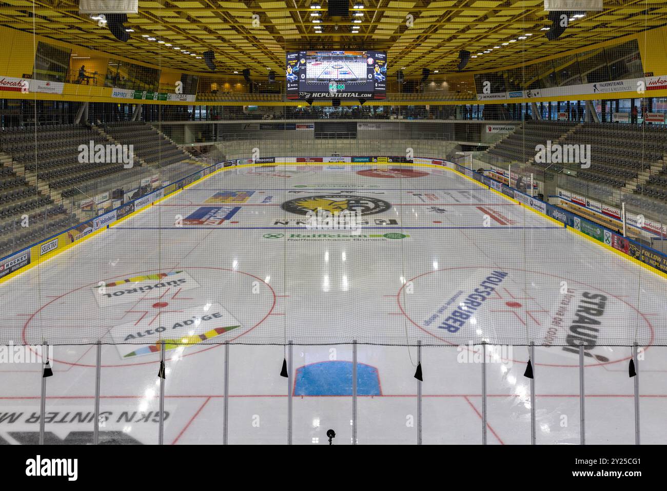Pustertal Ice Rink in Italien an einem warmen Sommertag Stockfoto