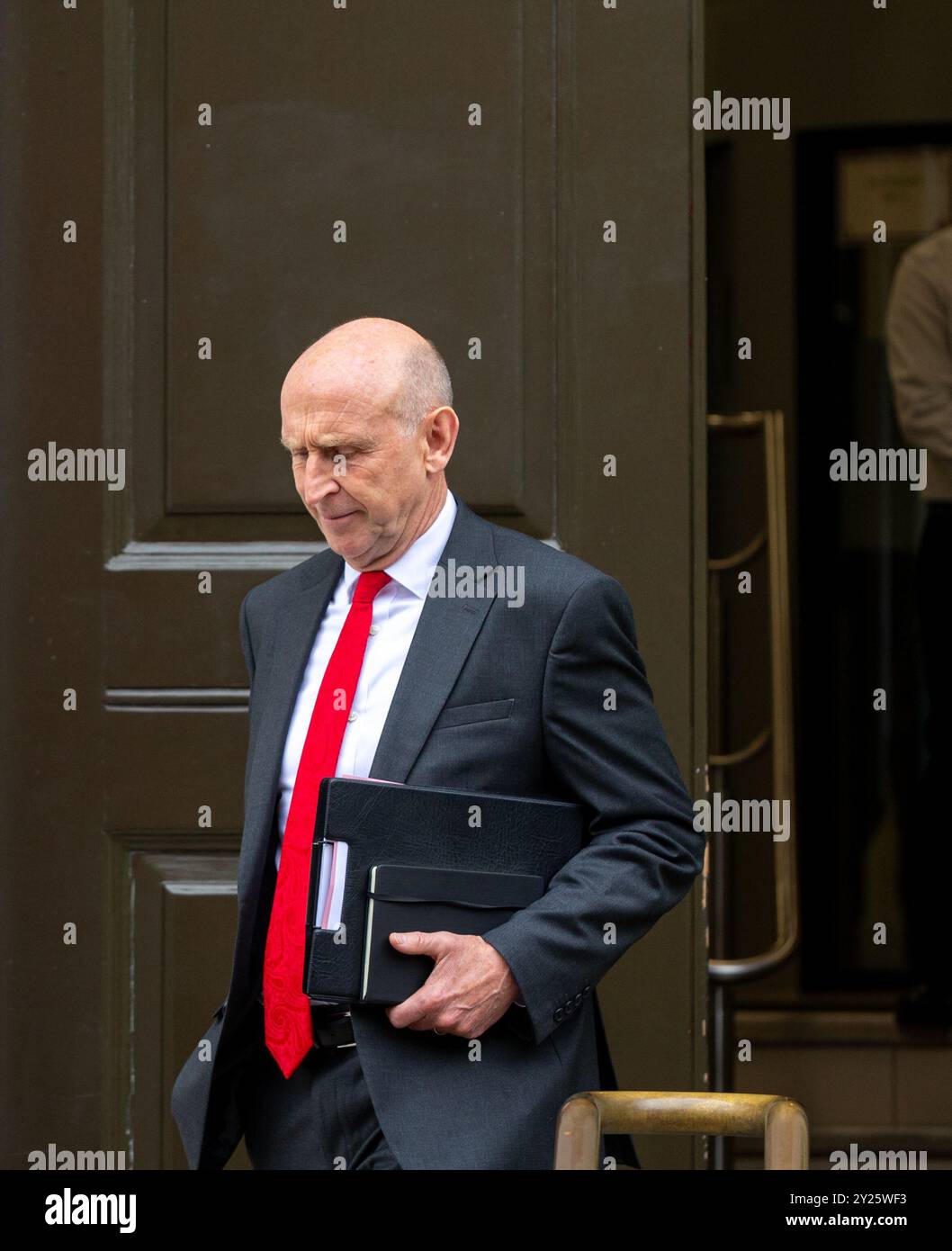 London, England, Großbritannien. September 2024. John Healey, Verteidigungsminister, verlässt das Kabinett nach einem Treffen mit Credit: Richard Lincoln/Alamy Live News Stockfoto