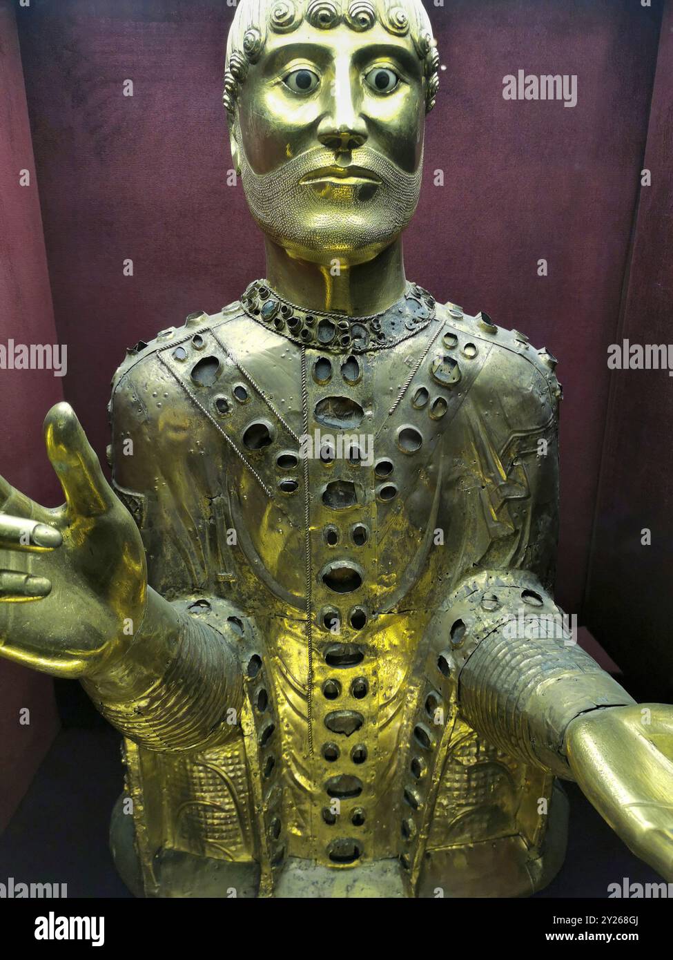 Büste von Saint Baudime in der Kirche Saint-Nectaire, Puy de Dome, Auvergne-Rhone-Alpes, Frankreich Stockfoto
