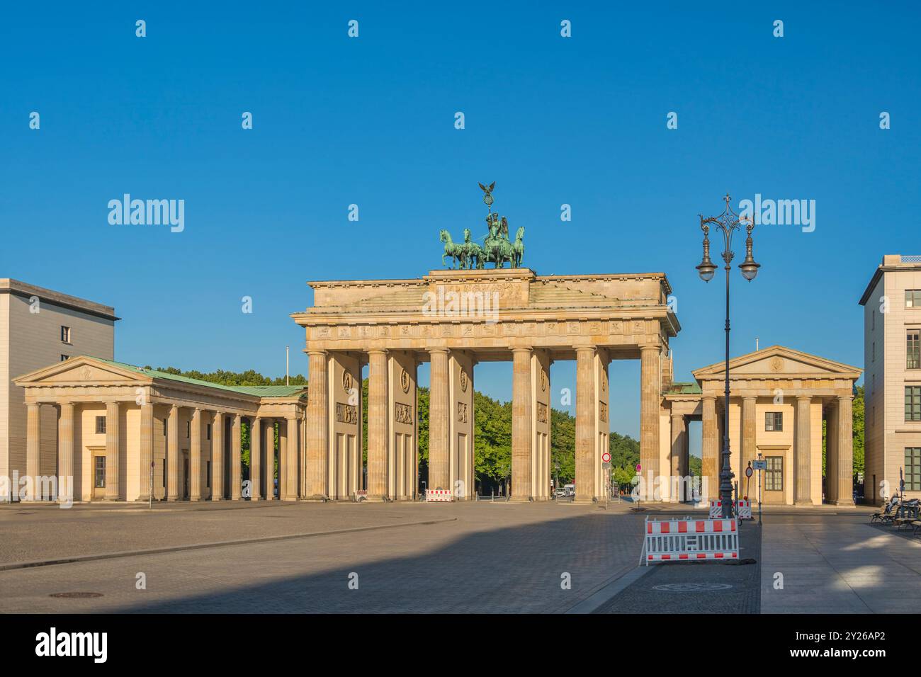 Berlin Deutschland, City Skyline am Brandenburger Tor (Brandenburger Tor) Stockfoto