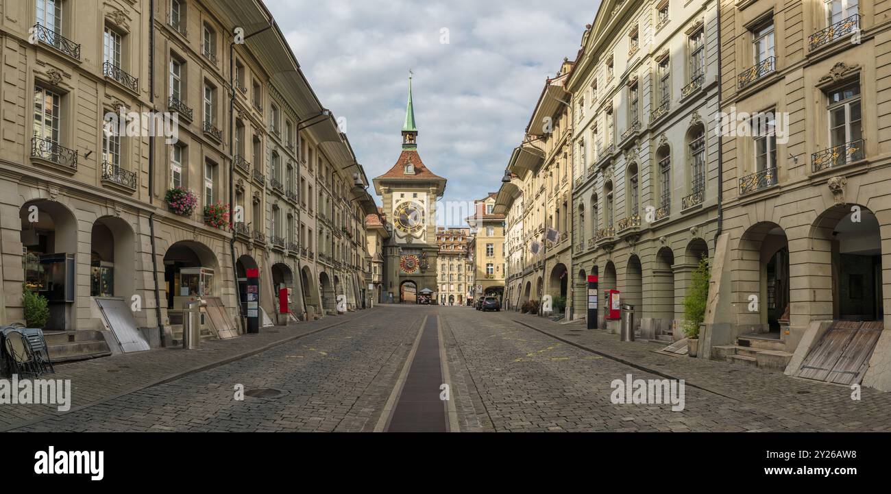 Bern (Bern) Schweiz Panoramablick auf die Skyline der Altstadt und den Zytglogge-Uhrturm Stockfoto