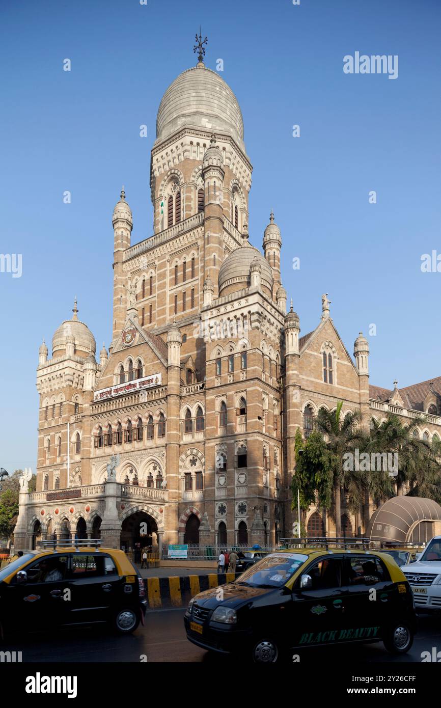 Indien, Mumbai, Hauptsitz der Bombay Municipal Corporation in der Nähe des Chatrapati Shivaji Terminus. Stockfoto