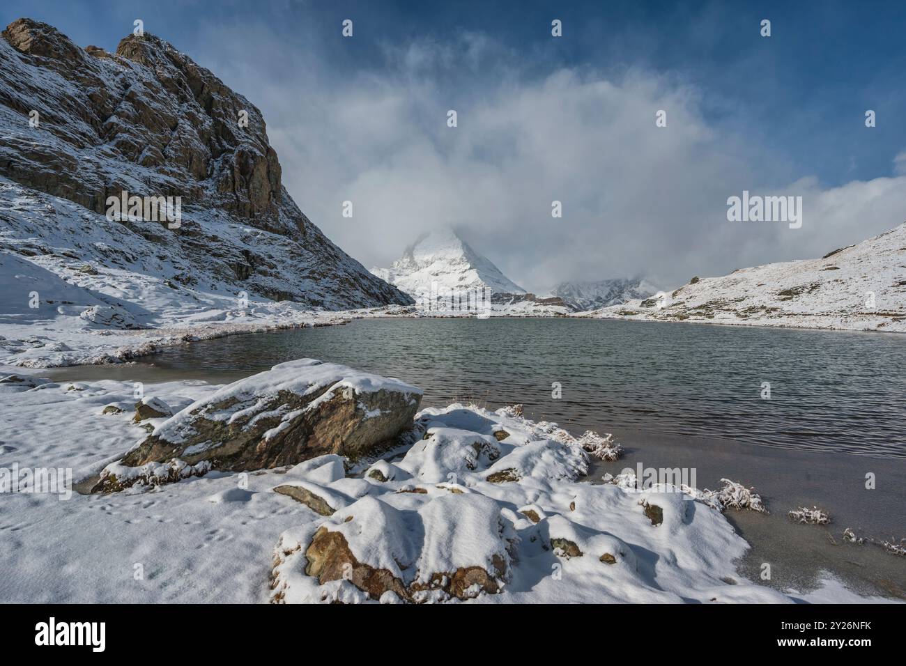 Zermatt Schweiz Naturlandschaft am Matterhorn und Riffelsee im Winter Stockfoto