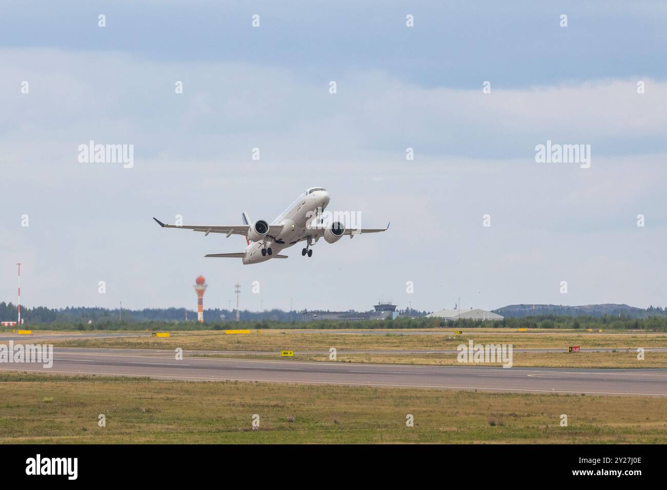 Air France Airbus a220 startet vom Flughafen Helsinki in Finnland Stockfoto