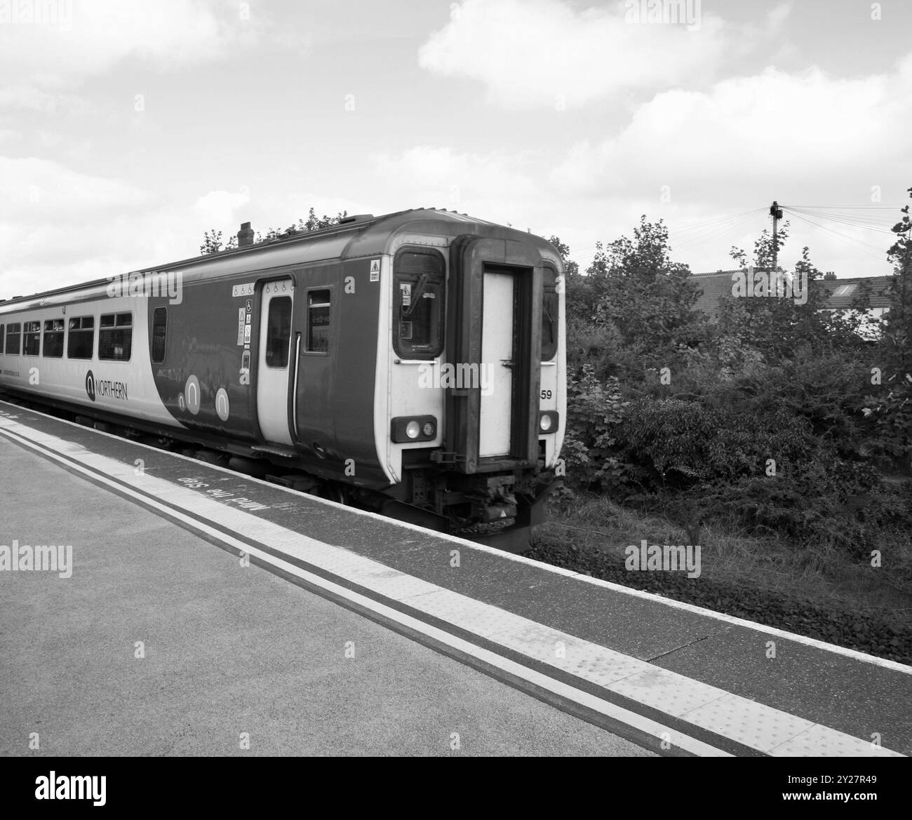 Eine Lokomotive am Bahnhof, Großbritannien Stockfoto