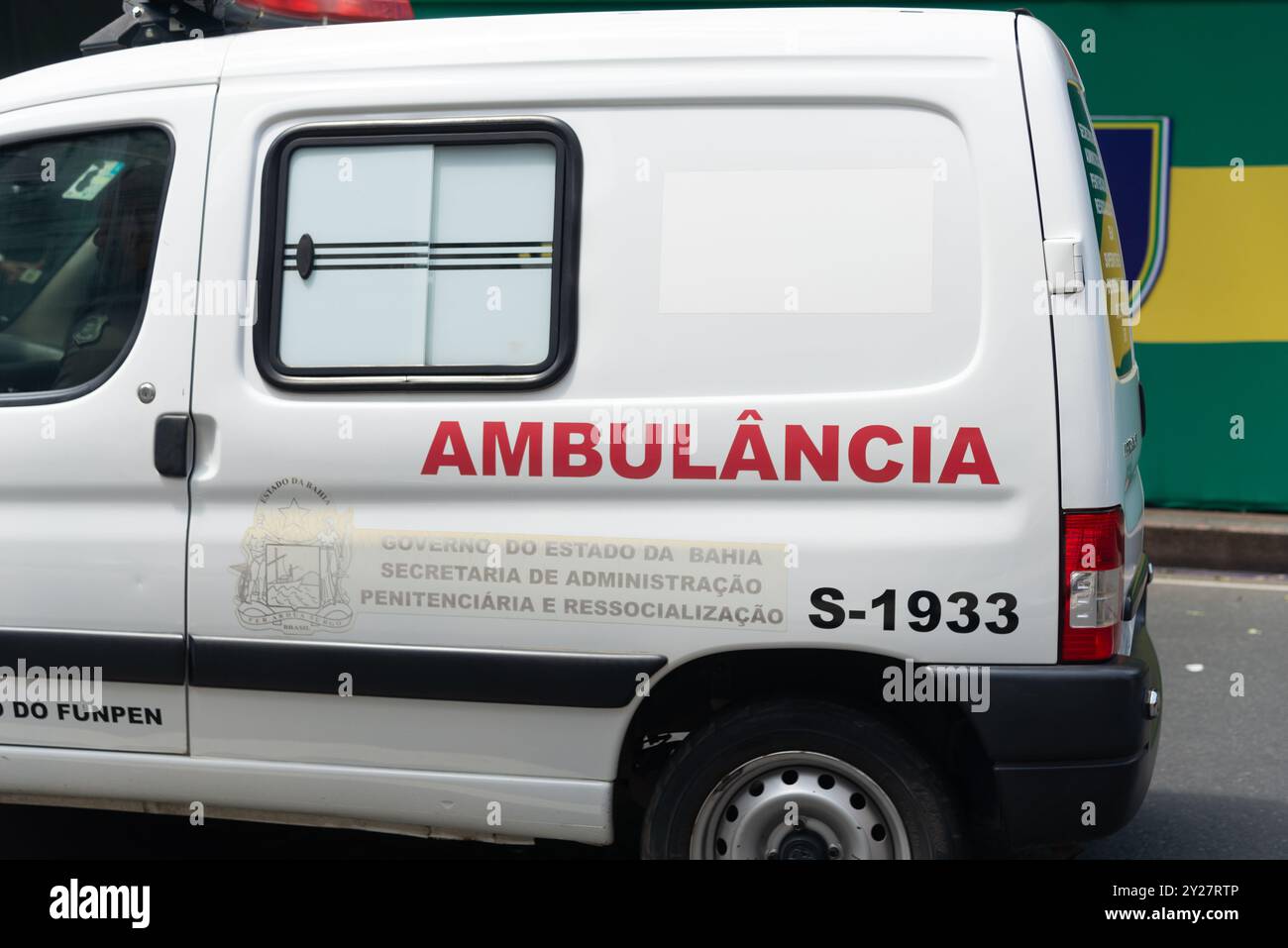 Salvador, Bahia, Brasilien - 7. September 2024: Ein Ambulanzwagen der Bahia Strafpolizei wird während der Parade zum brasilianischen Unabhängigkeitstag in der Stadt S gesehen Stockfoto