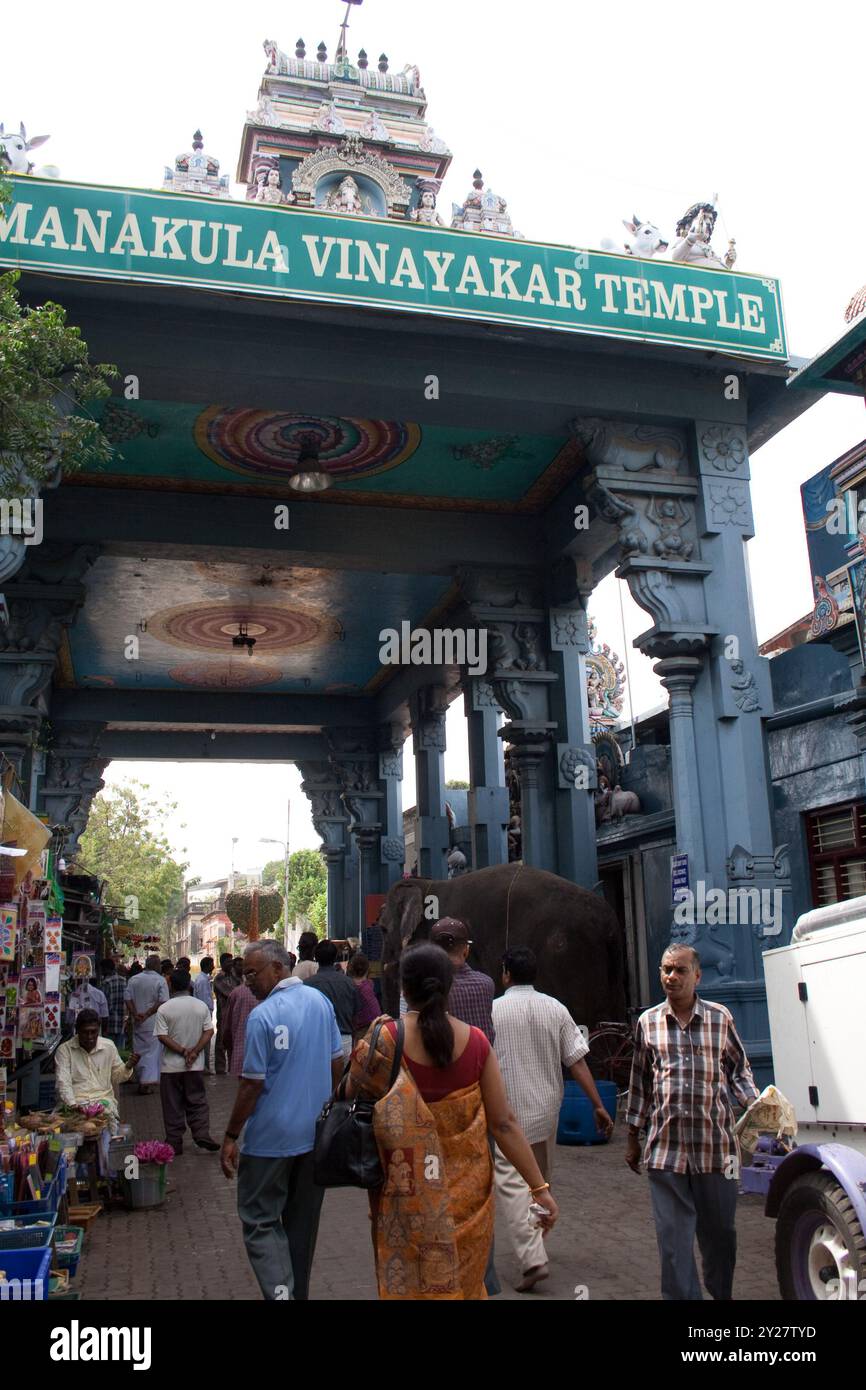 Der Manakula Vinayagar-Tempel ist ein Ganesha-Tempel im Union-Territorium von Puducherry, Indien. Dem Gott Ganesa geweiht, ist es ein beliebter Wallfahrtsort Stockfoto