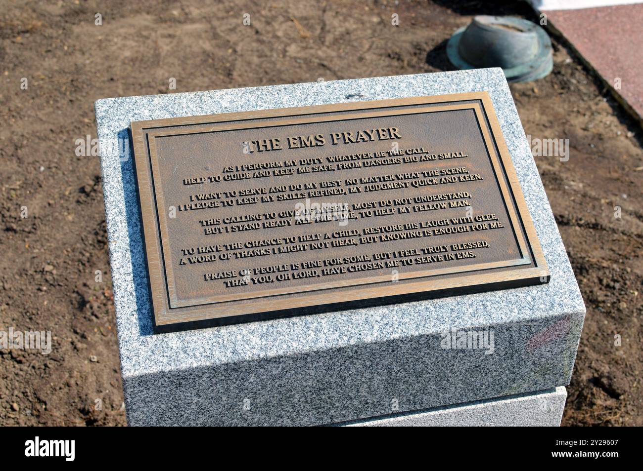 Das New York State Emergency Medical Services (EMS) Memorial befindet sich vor dem New York State Capitol am Empire State Plaza in Albany, NY Stockfoto