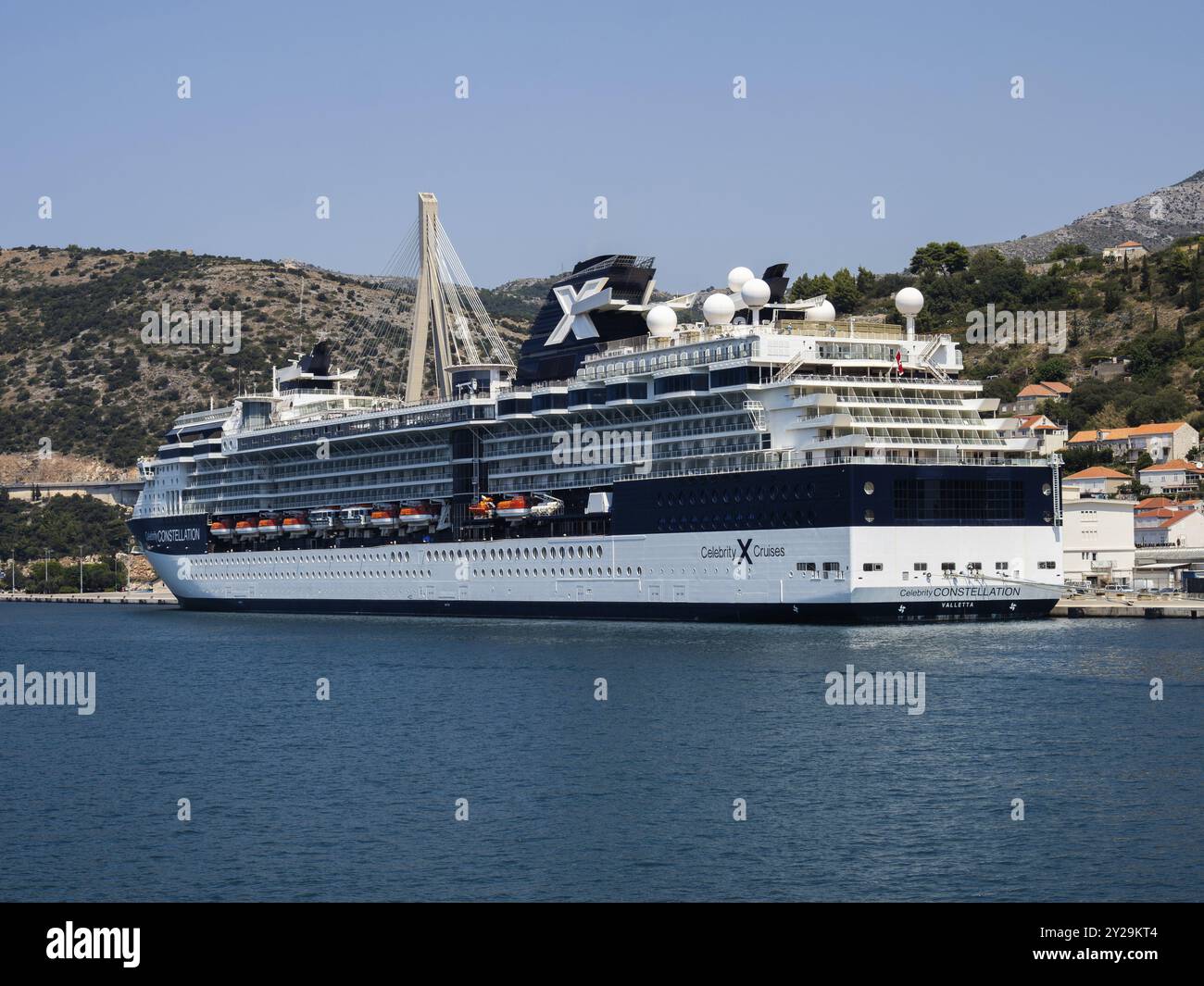 Kreuzfahrtschiff vor Anker, Dubrovnik, Kroatien, Europa Stockfoto