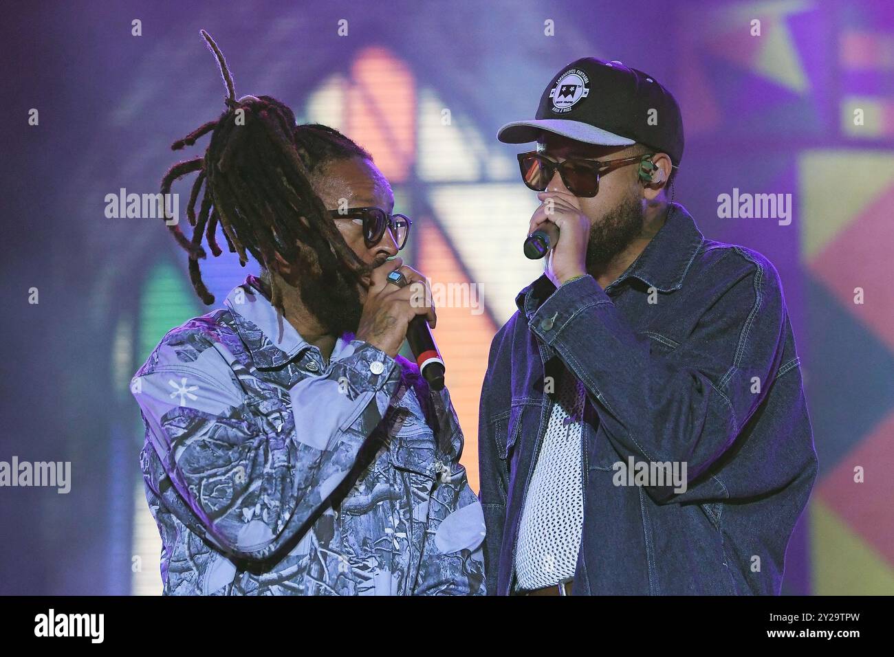 Rio de Janeiro, Brasilien, 4. September 2022. Sängerinnen und Rapper Emicida und Rael während einer Show im Rock in Rio. Stockfoto