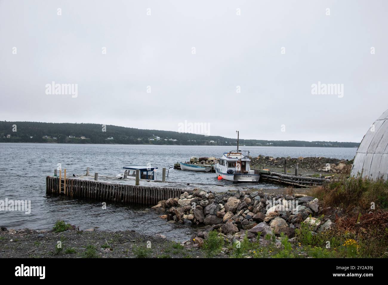 Fischerboote legten in Green's Harbour, Neufundland & Labrador, Kanada an Stockfoto