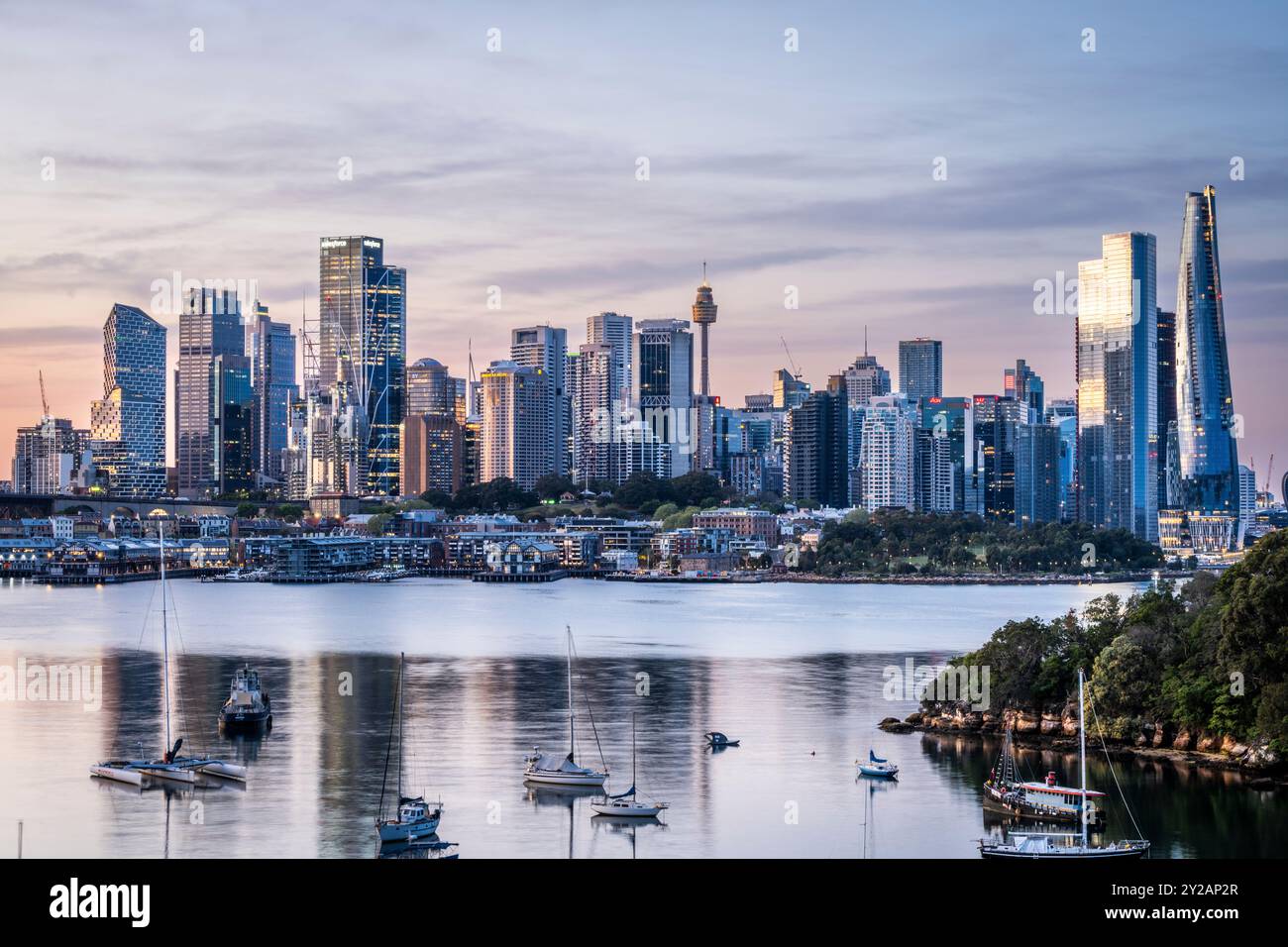 Skyline von Sydney vom Berry's Bay Lookout Stockfoto