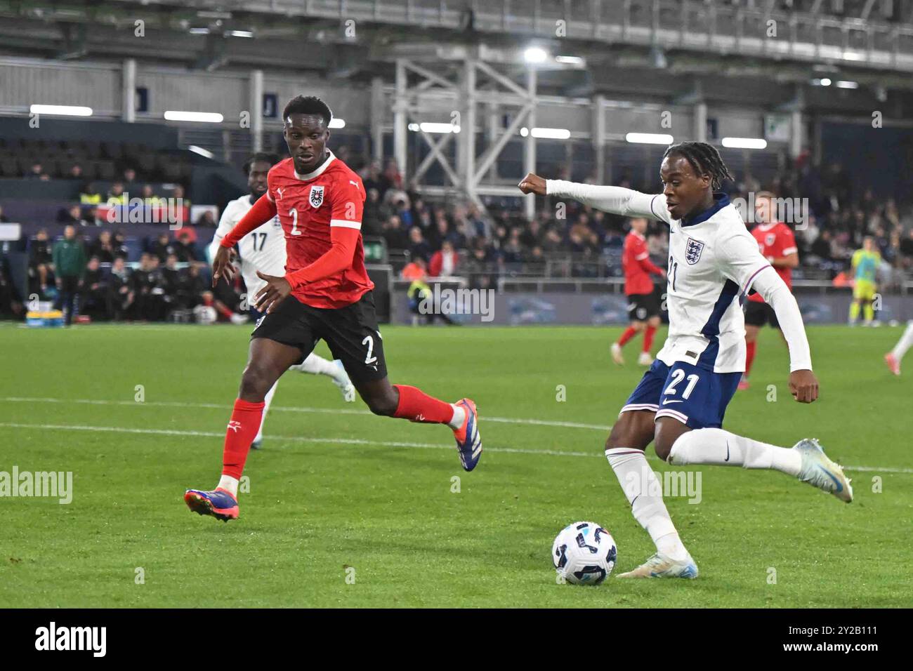 Kenilworth Road, Luton am Montag, 9. September 2024. Jamie Bynoe Gittens (21 Engalnd) schießt während des internationalen Freundschaftsspiels zwischen England unter 21 und Österreich unter 21 in der Kenilworth Road, Luton am Montag, den 9. September 2024. Quelle: MI News & Sport /Alamy Live News Stockfoto