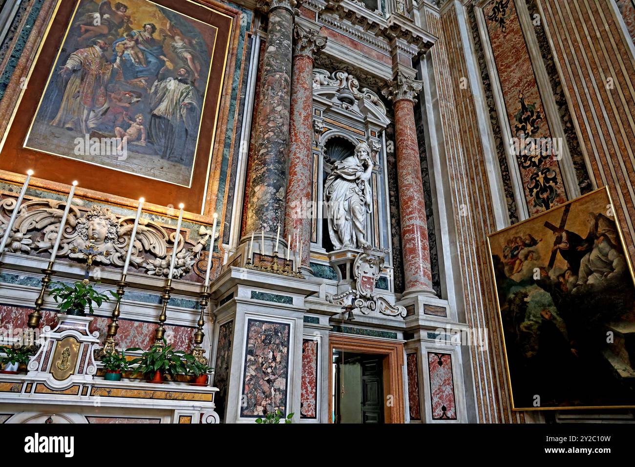 Kapelle in der Kirche Gesu Nuovo (Kirche des neuen Jesus) in Neapel Italien Stockfoto