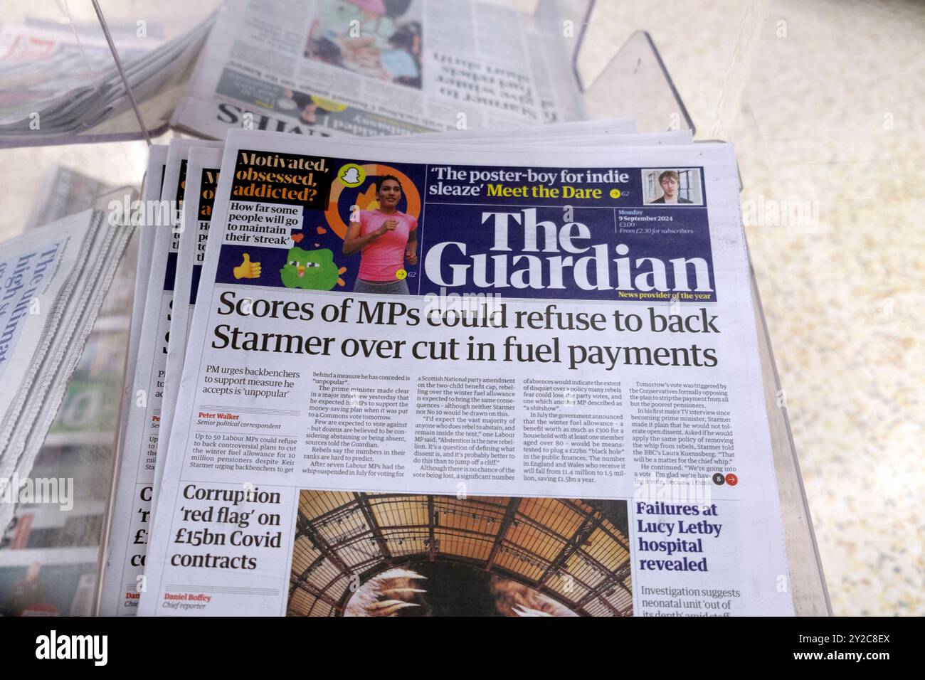 "Dutzende Abgeordnete könnten sich weigern zu unterstützen (PM Keir) Starmer über Kürzung der Treibstoffzahlungen" Schlagzeile der Zeitung 9 September 2024 Energie artikel London UK Stockfoto