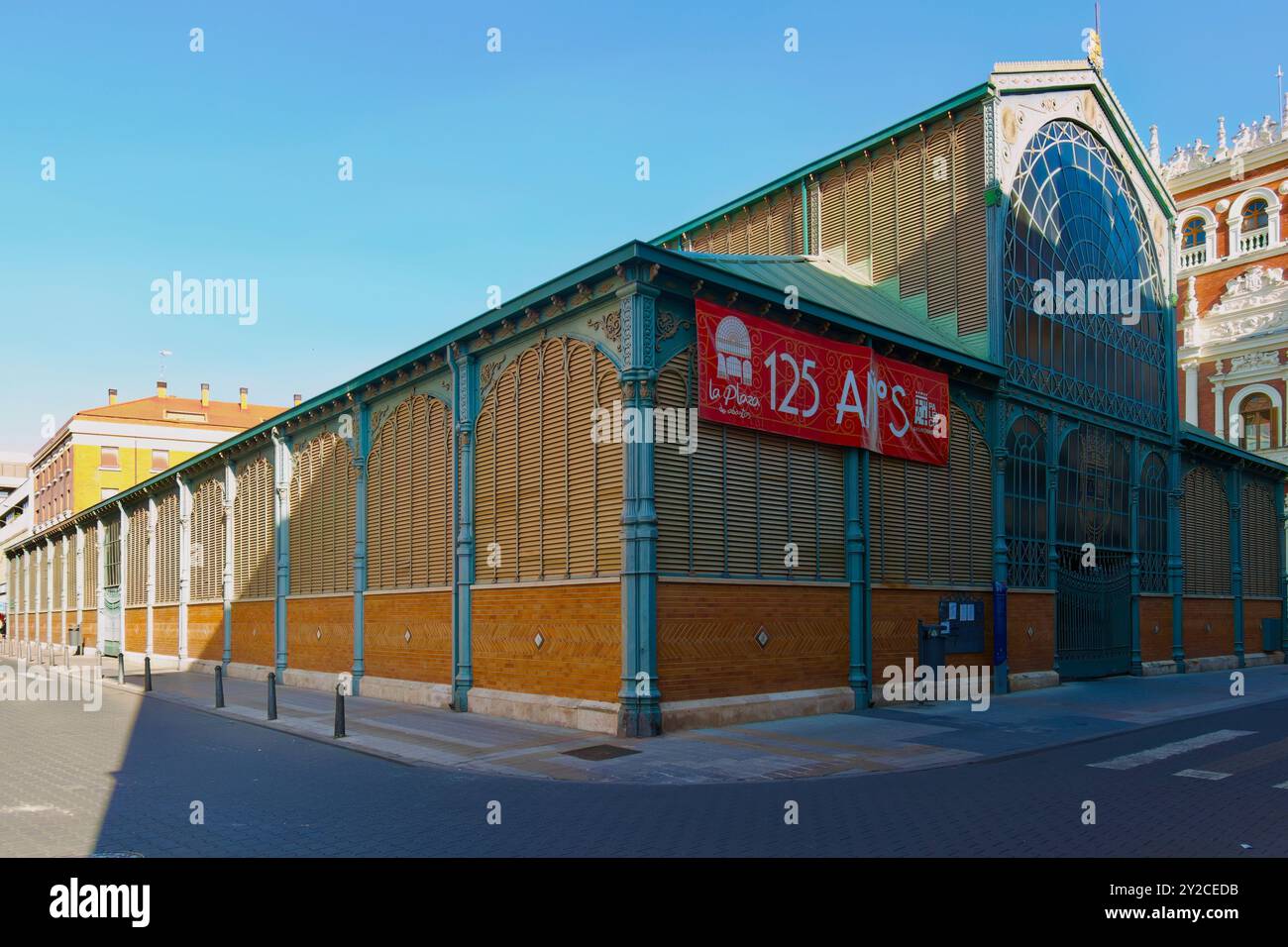 Gusseisen- und Glasbau Mercado de Abastos, erbaut 1900 im Stadtzentrum Palencia Castile und Leon Spanien Stockfoto