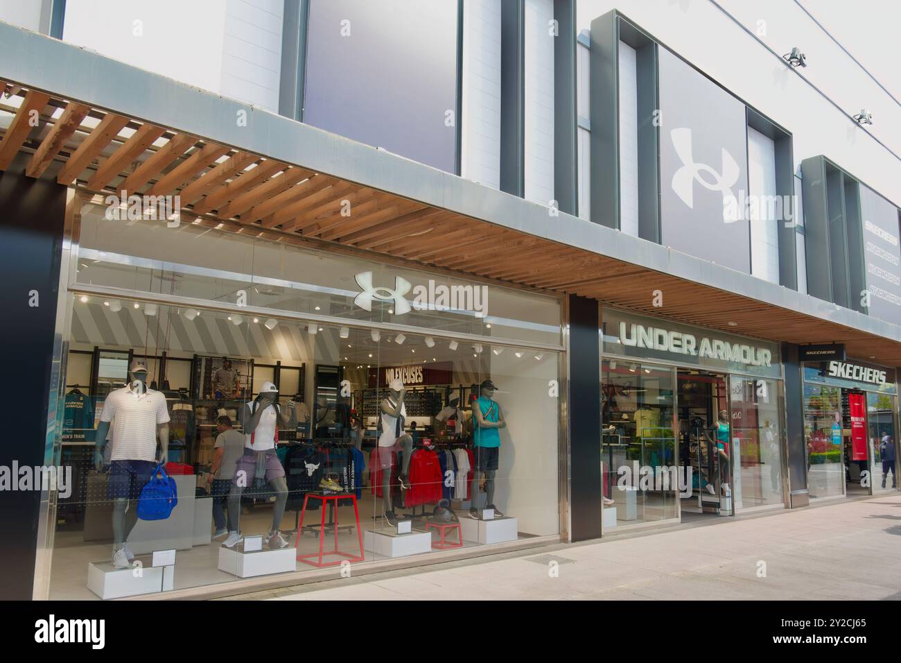 Under Armour American Sportswear Company Shop Front Fashion Outlet Einkaufszentrum Mega Park Barakaldo Baskenland Spanien Europa Stockfoto