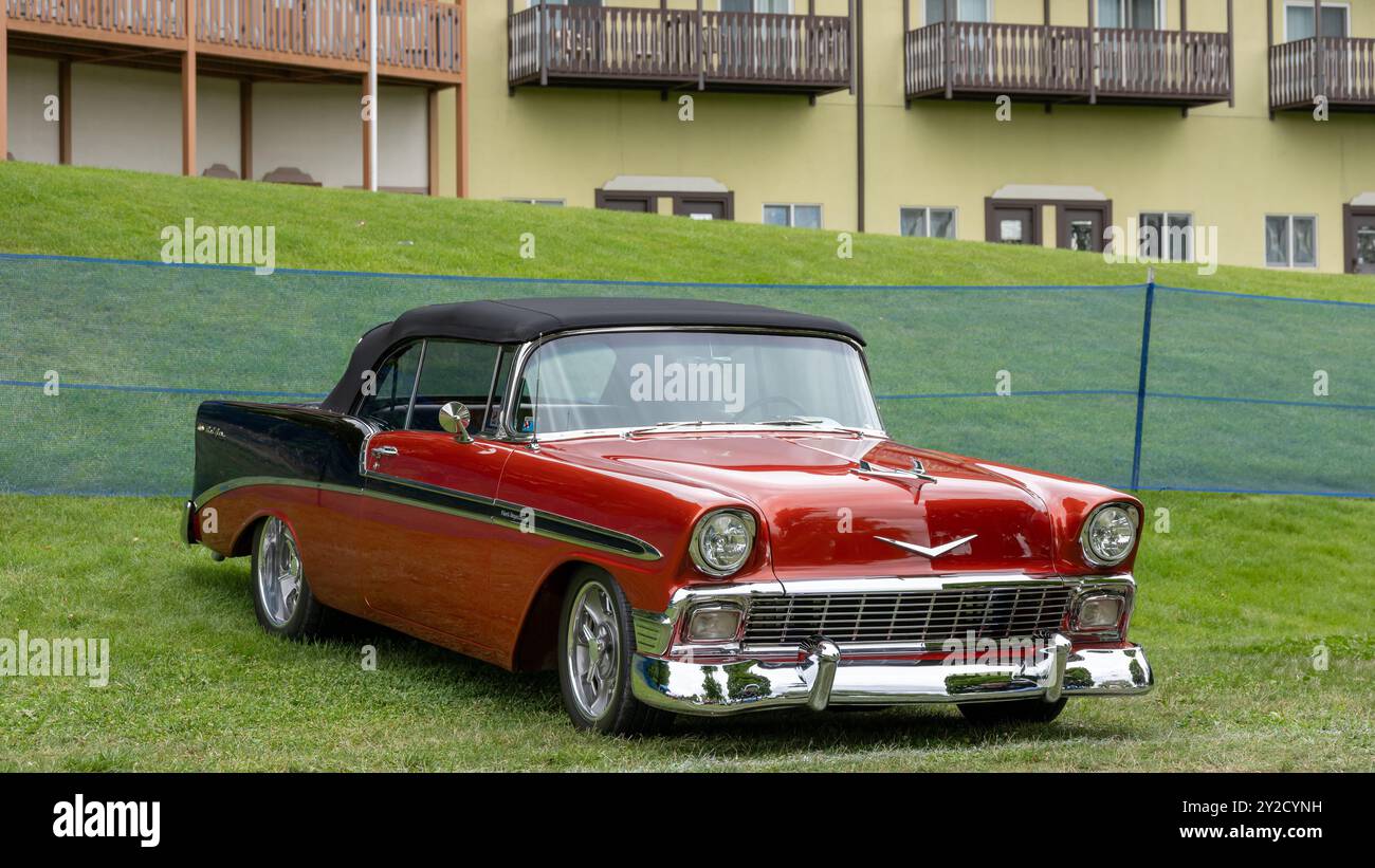 FRANKENMUTH, MI/USA – 6. SEPTEMBER 2024: Ein 1956er Chevrolet Bel Air Car, Frankenmuth Auto fest, Heritage Park. Stockfoto